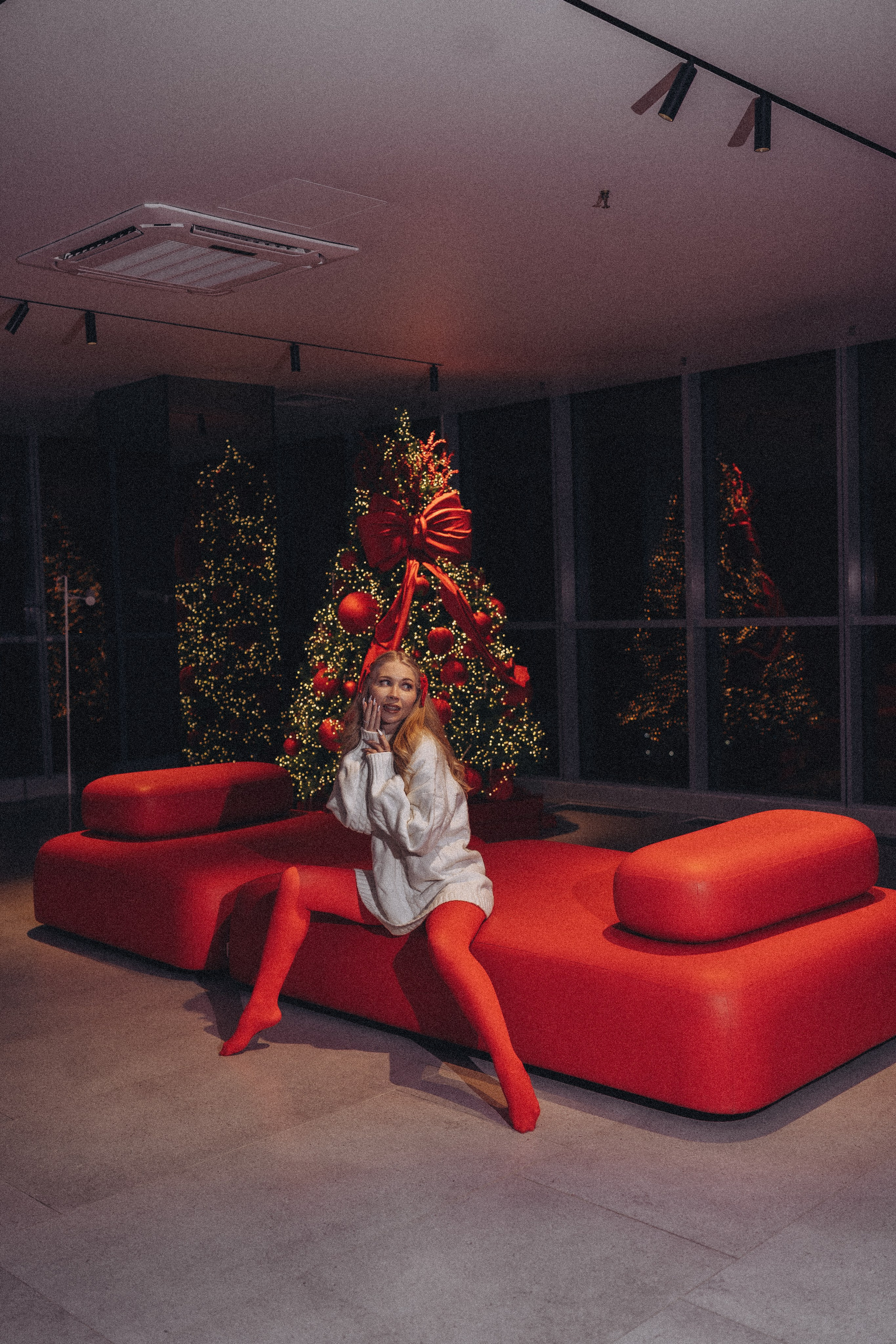 ФОТОСЕССИЯ К НОВОМУ ГОДУ В СТУДИИ С ЕЛОЧКОЙ КРАСИВЫЙ ОБРАЗ. Профессиональный фотограф, Санкт-Петербург — Виктория Богомолова