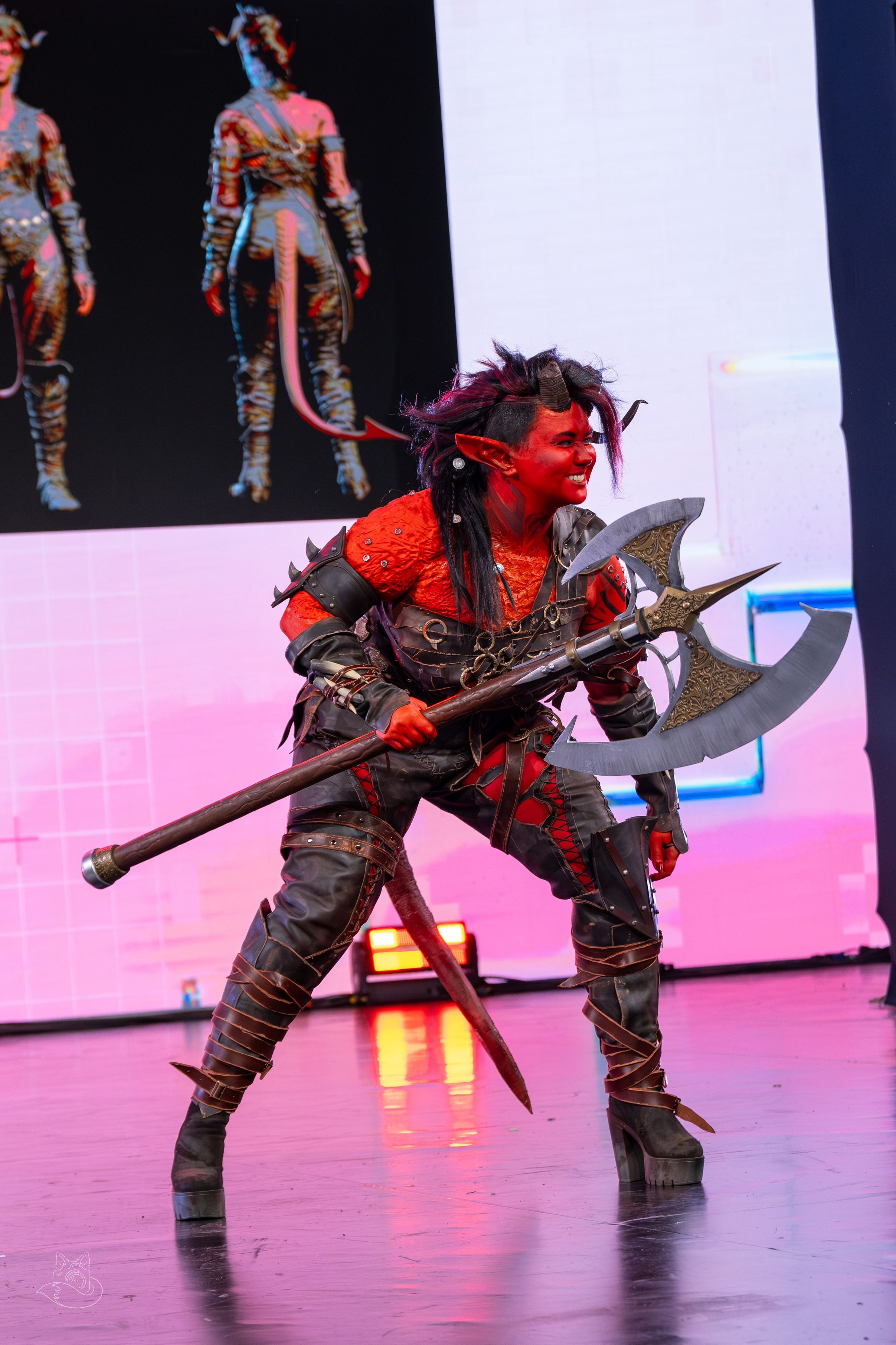 Сцена РЭД ЭКСПО 2024. Косплей фотограф