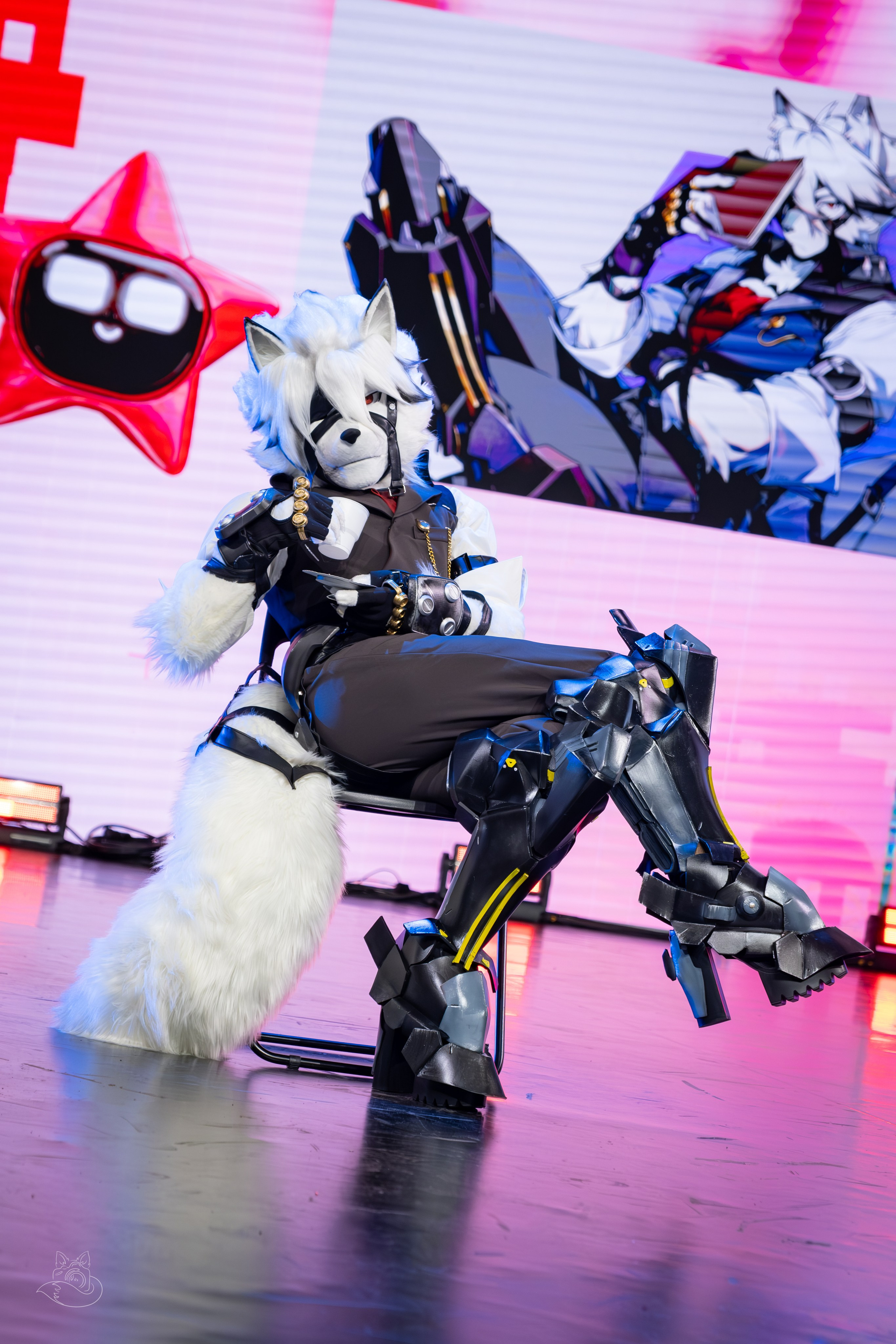 Сцена РЭД ЭКСПО 2024. Косплей фотограф