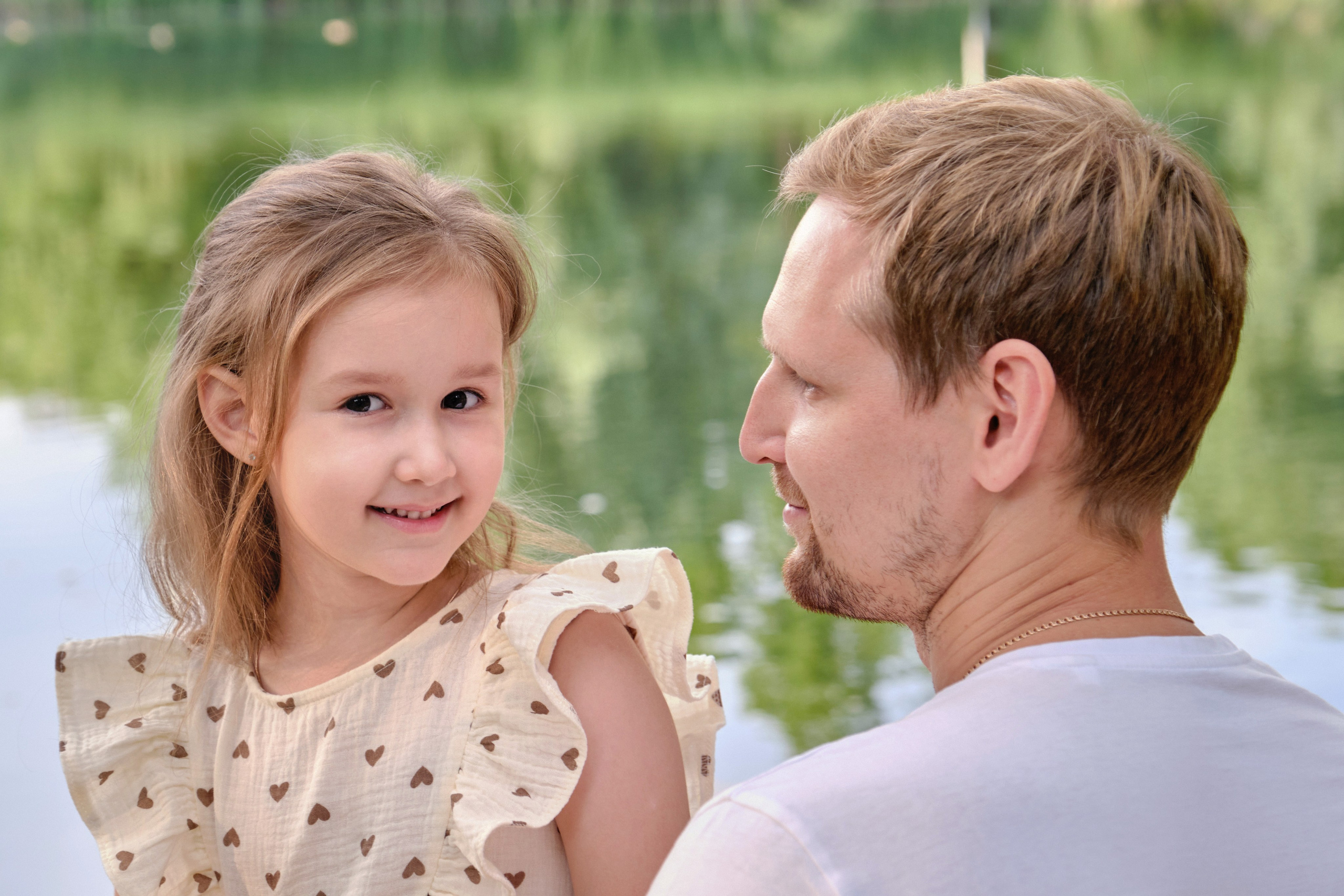 Летняя фотосессия на природе, в лесу, на улице. Семейная с детьми