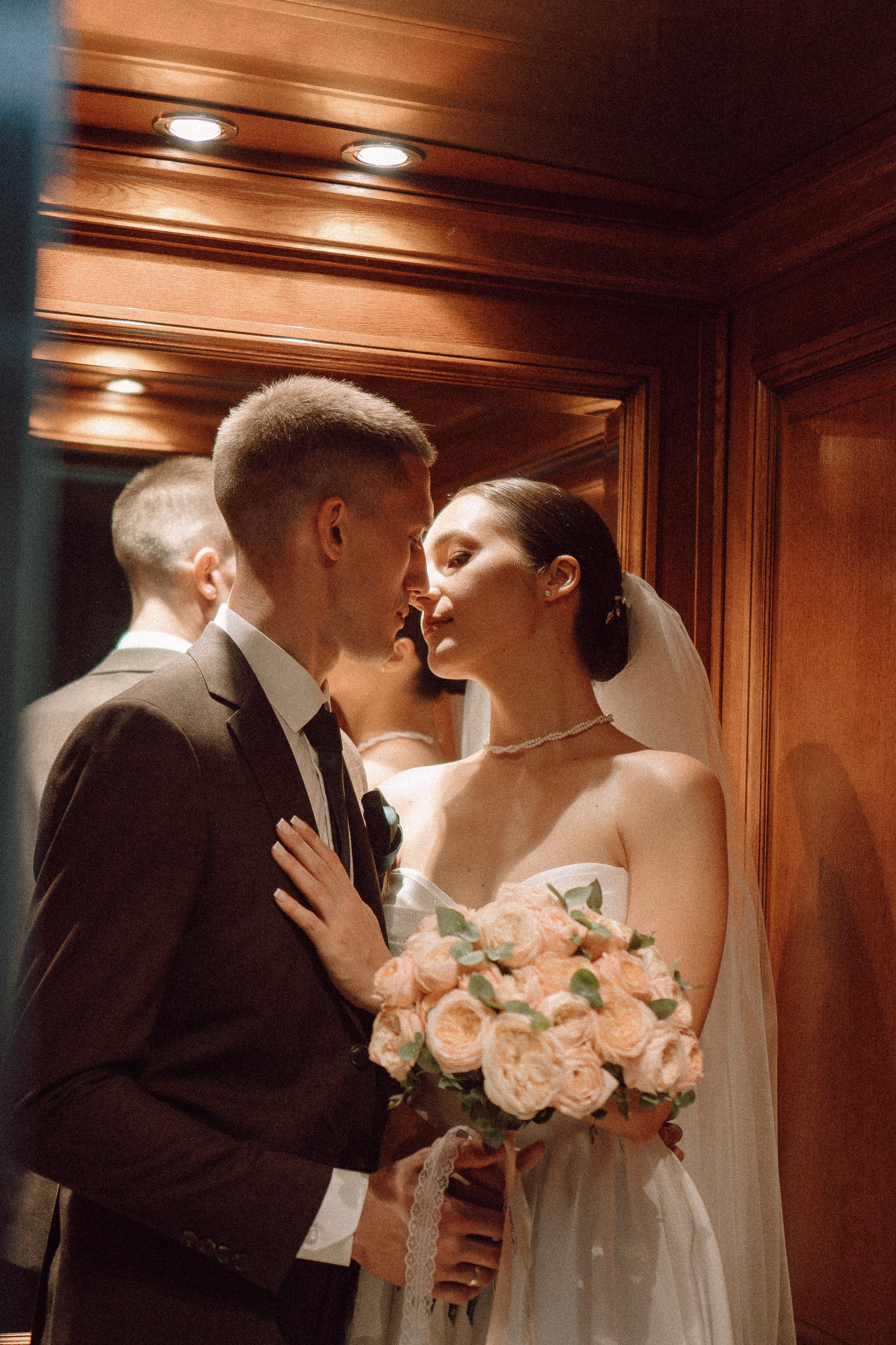 СВАДЕБНАЯ ПРОГУЛКА В САНТК-ПЕТЕРБУРГЕ (ИСАКИЕВСКИЙ СОБОР, ЗИМНЯЯ КАНАВКА, ЭРМИТАЖ И БОЛЬШАЯ МОРСКАЯ УЛИЦА). Профессиональный фотограф, Санкт-Петербург — Виктория Богомолова