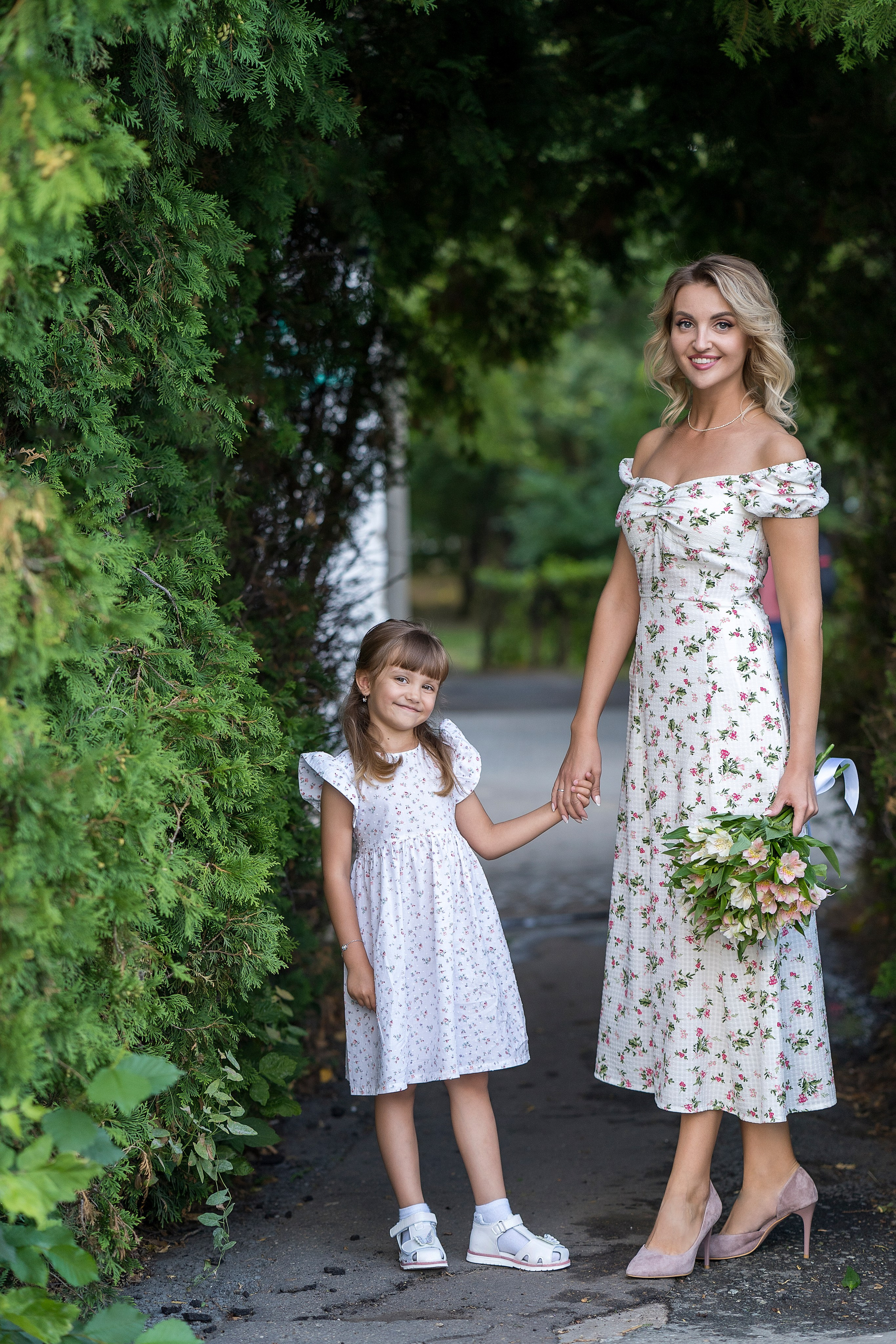 Александра. Главная