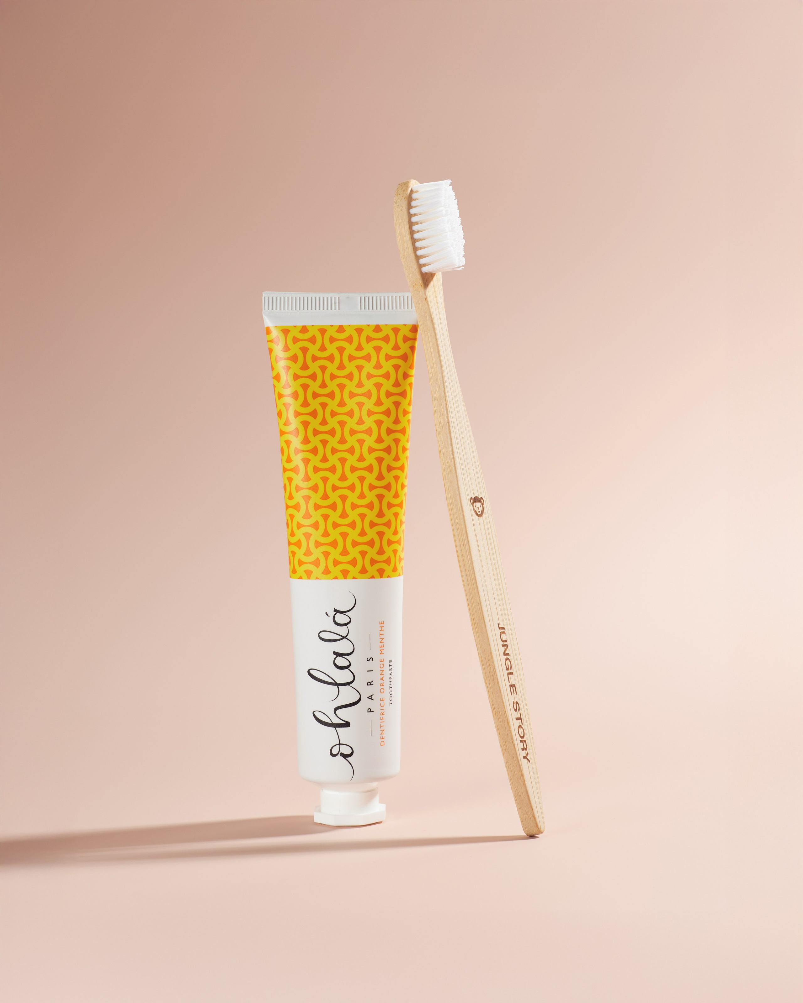 Фото зубной пасты с зубной щеткой