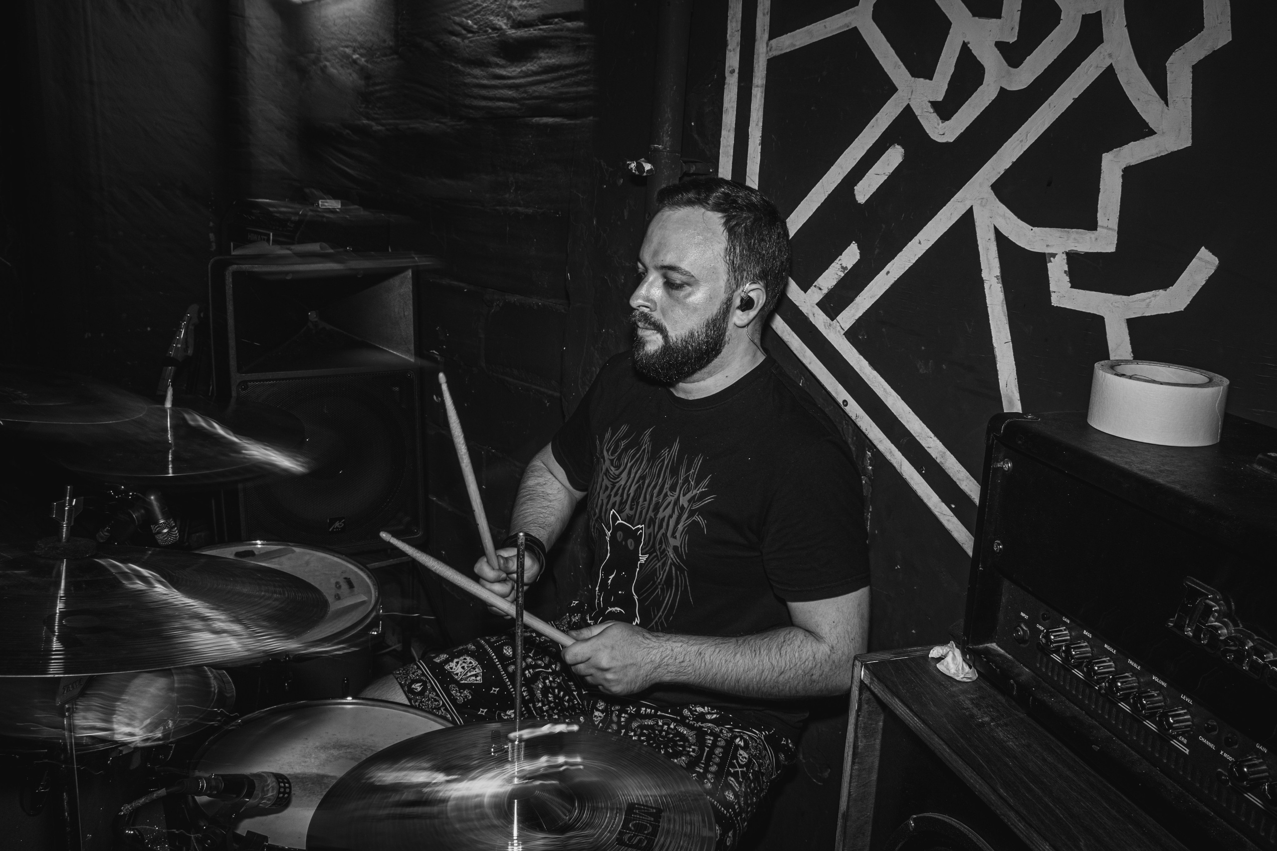 Ютани & о т м е ж & Вещи в картонной коробке 08.08.2025. Репортажный фотограф в Москве Legiodot