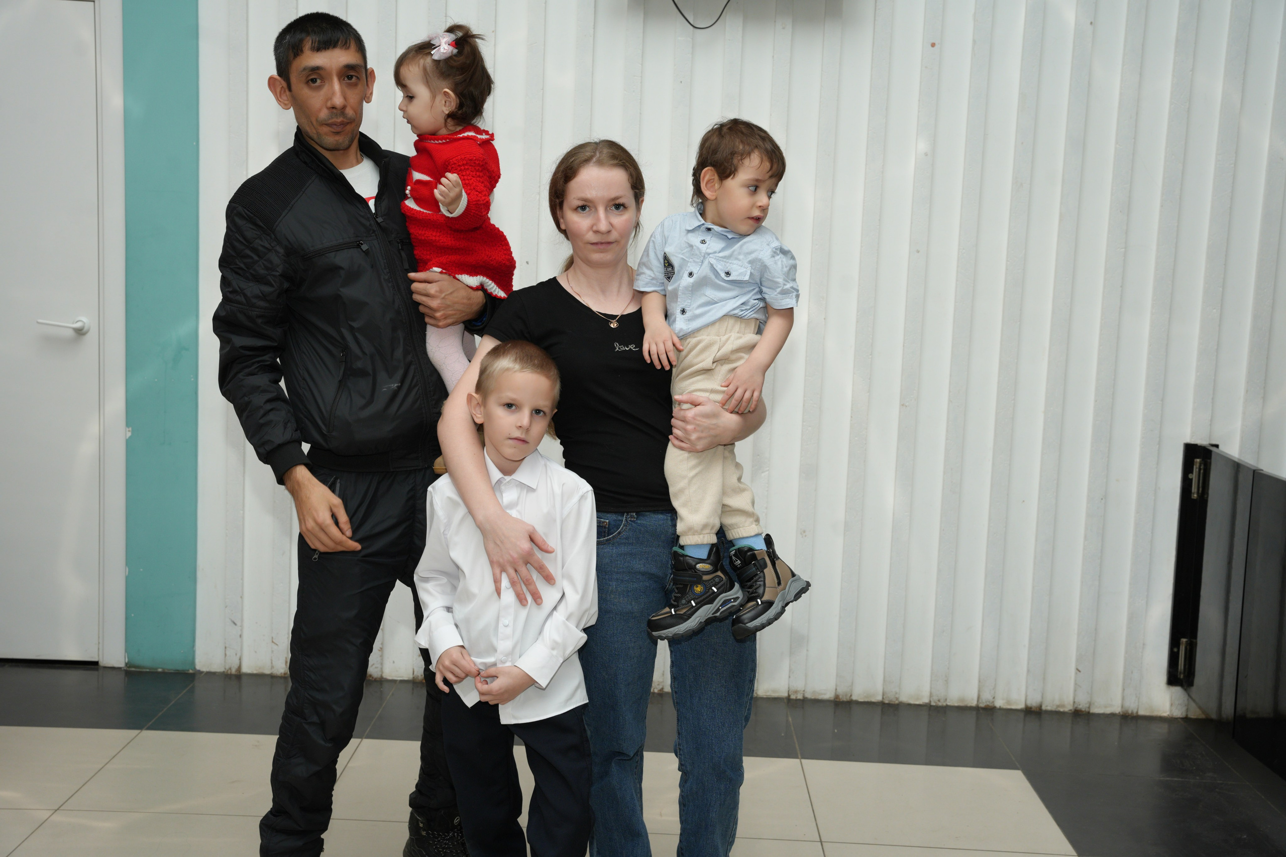 Социально —благотворительная акция «Ты в этом мире не один», посвященная Международному дню инвалидов. ВЫПУСКНЫЕ АЛЬБОМЫ, Школьный фотограф, семейный и свадебный в Саратове и области Ольга Плаксина