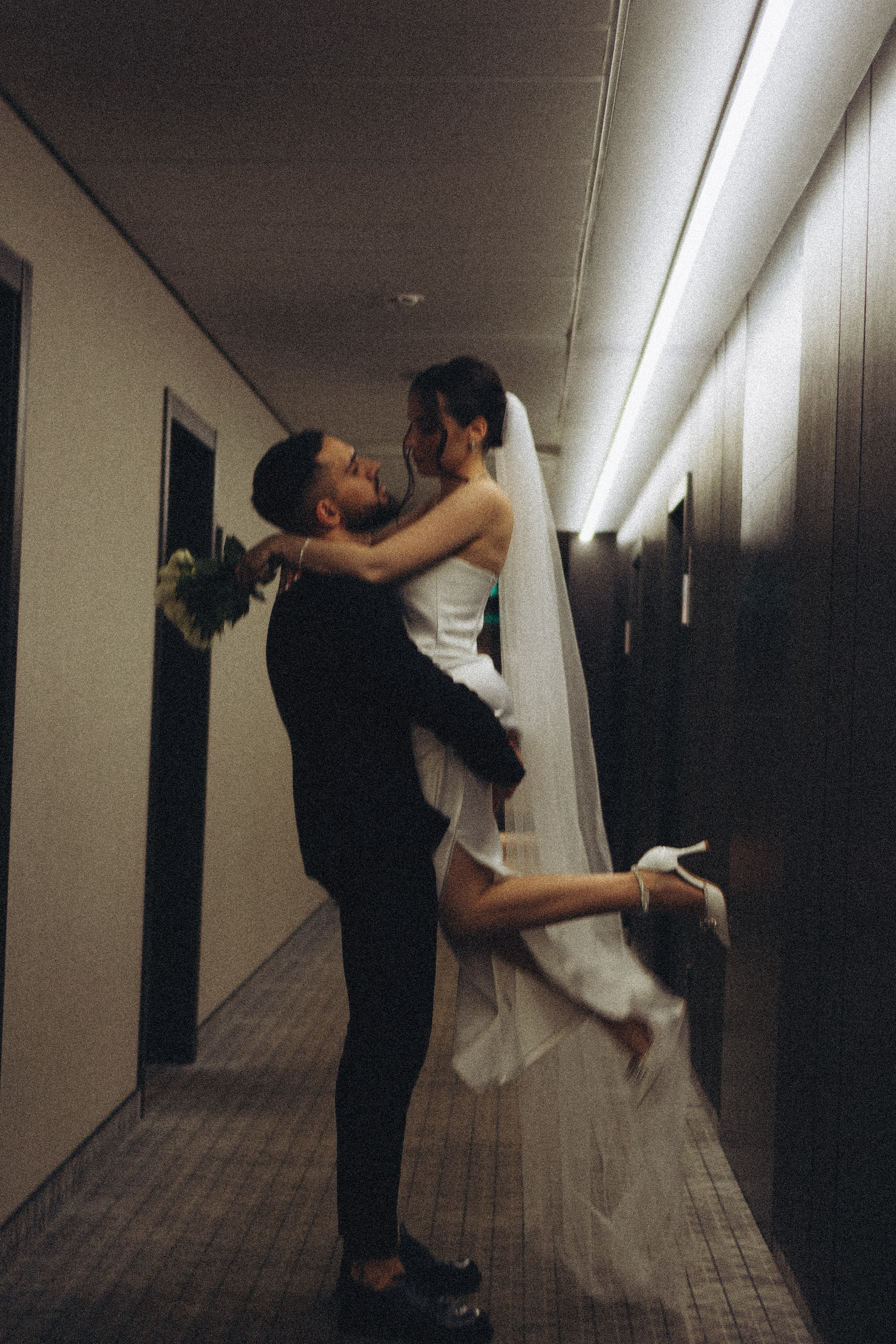 СВАДЕБНАЯ СЬЕМКА СБОРОВ ЖЕНИХА И НЕВЕСТЫ В ОТЕЛЕ И ТАКЖЕ ФОТОСЕССИИЯ В ОТЕЛЕЕ МЕГАПОЛИС БРЯНСК. Профессиональный фотограф, Санкт-Петербург — Виктория Богомолова