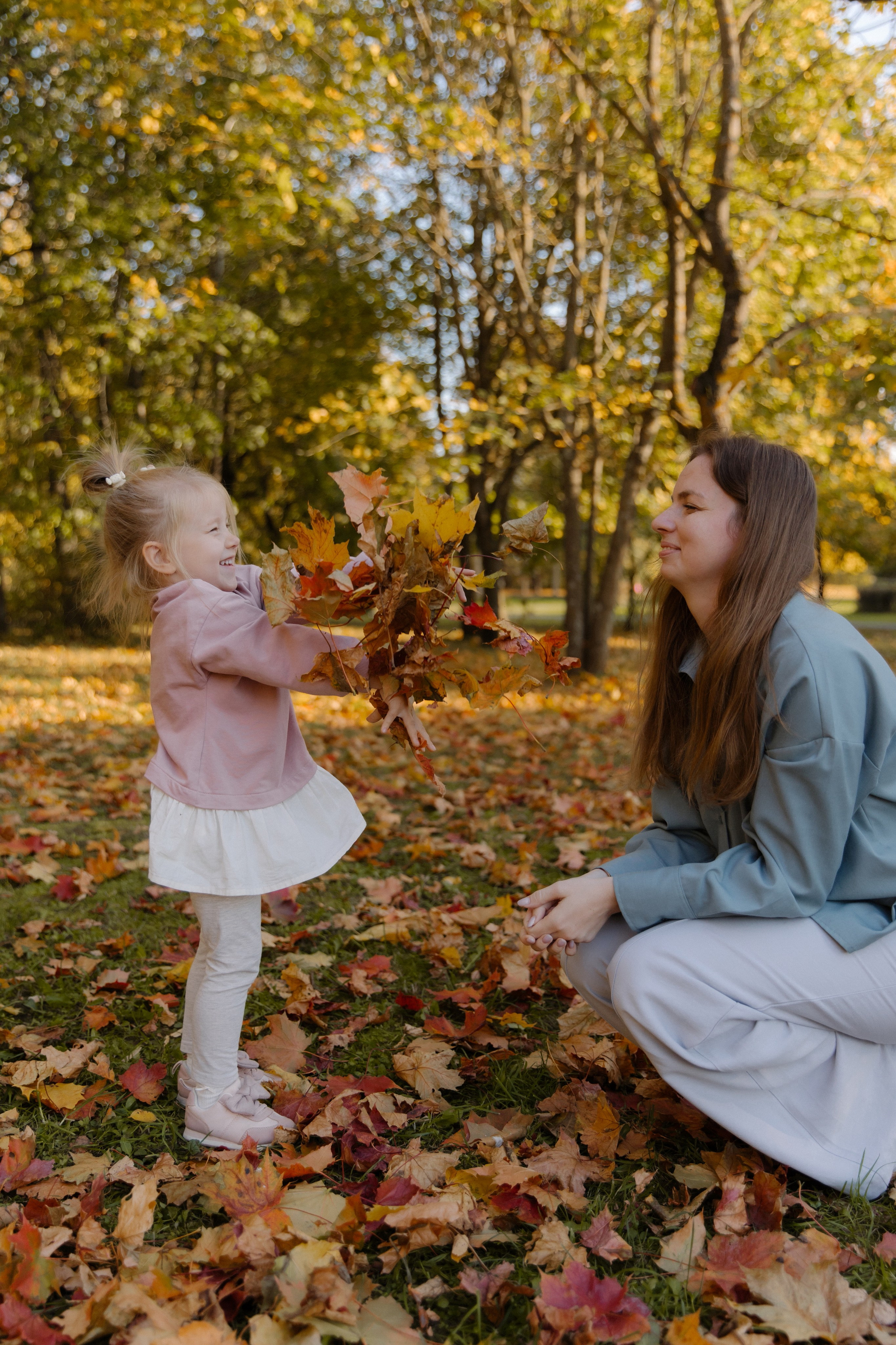 Прогулка Василисы с родителями, дядей и тетей. Семейный и свадебный фотограф в Москве и Зеленограде Пилипенко Юлия