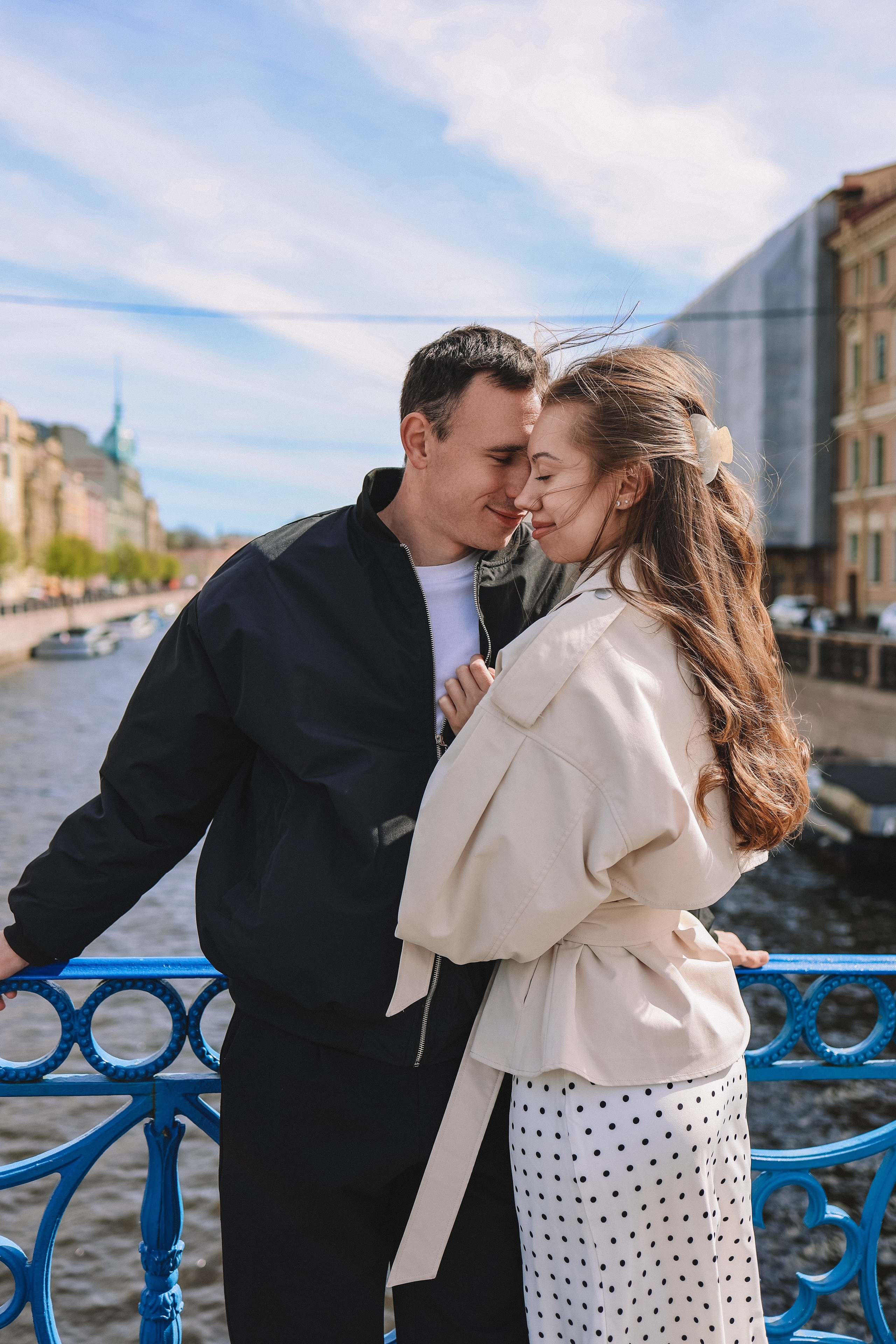 Прогулочная фотосессия для двоих на набережной в СПб