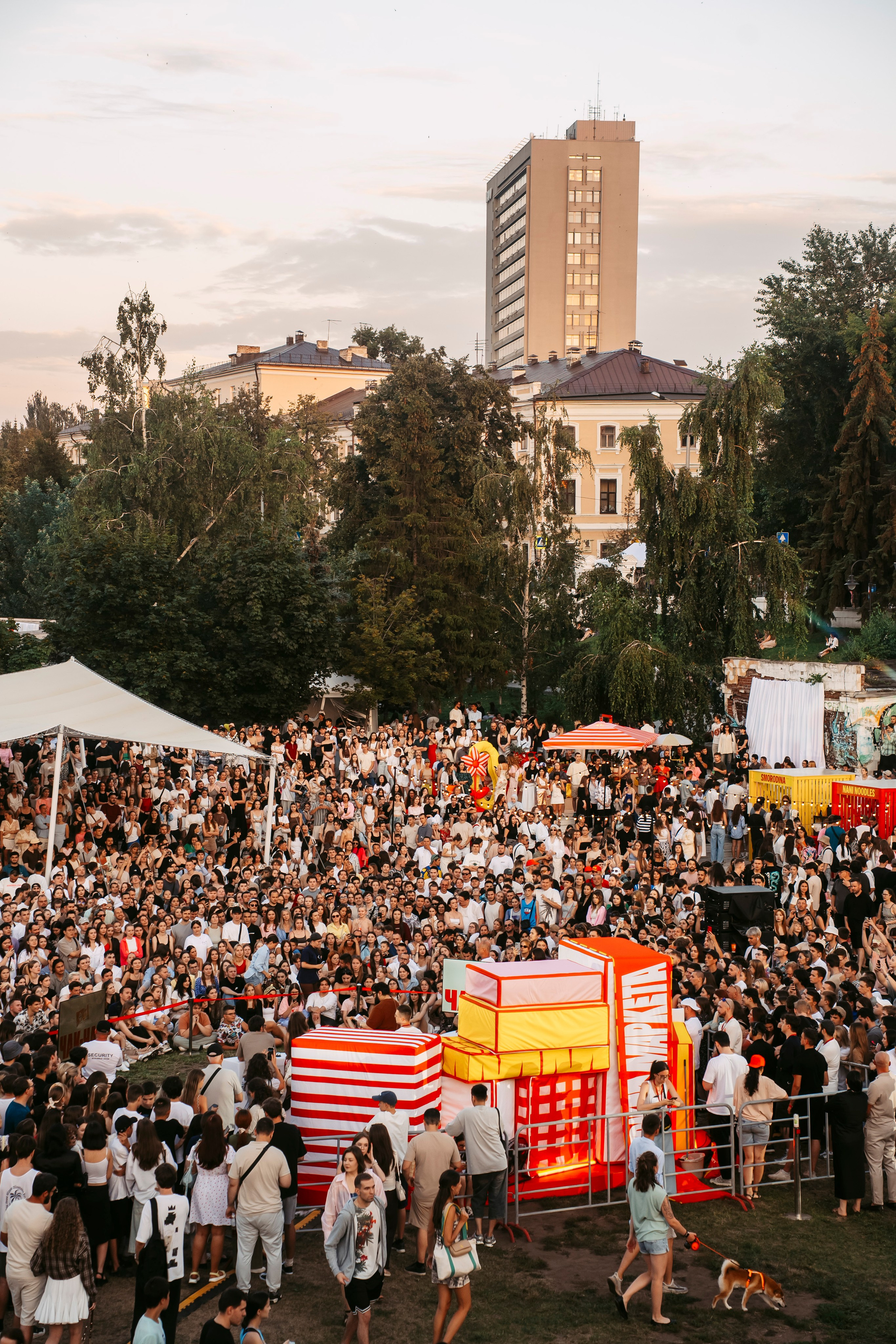 Маркет Маркета. Казань / 2025. Саша Копылов, фотограф в Казани