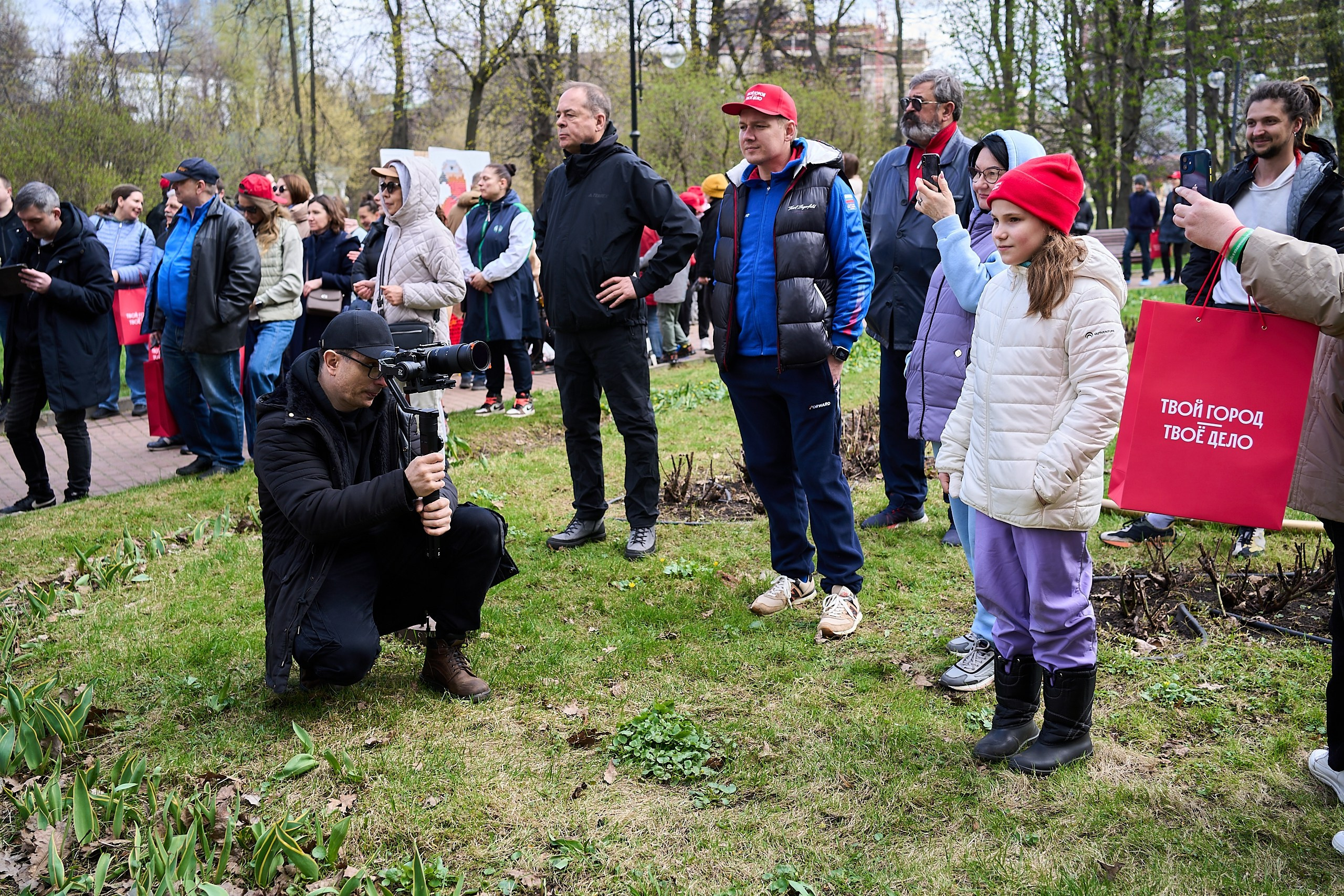 Субботник у Управления делами Мэра и Правительства Москвы. Фотограф и Видеограф в Москве. Олег Корушев