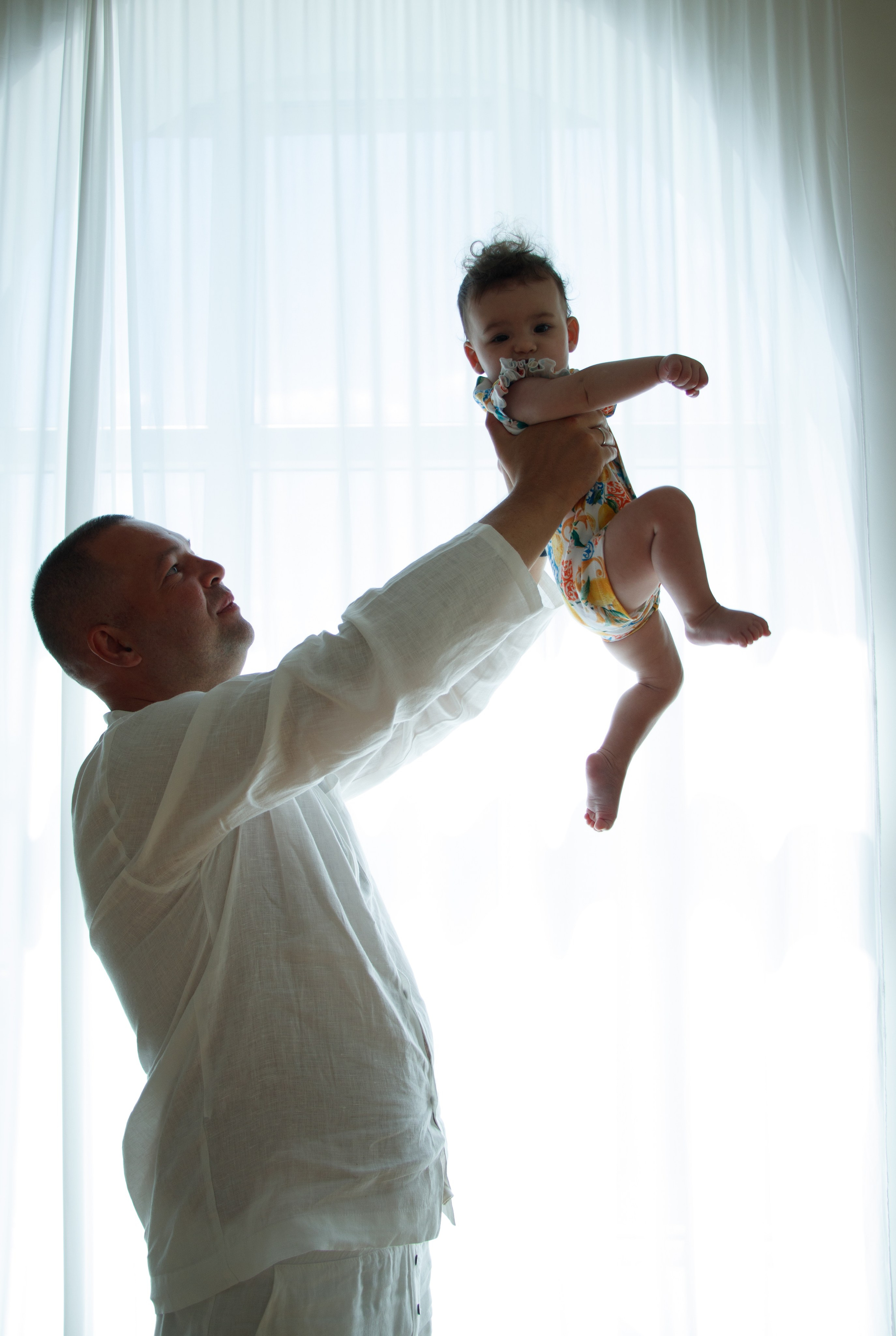 Семейная фотосессия с малышом в студии. Фотограф и ретушер в Ростове-на-Дону Вика Каен