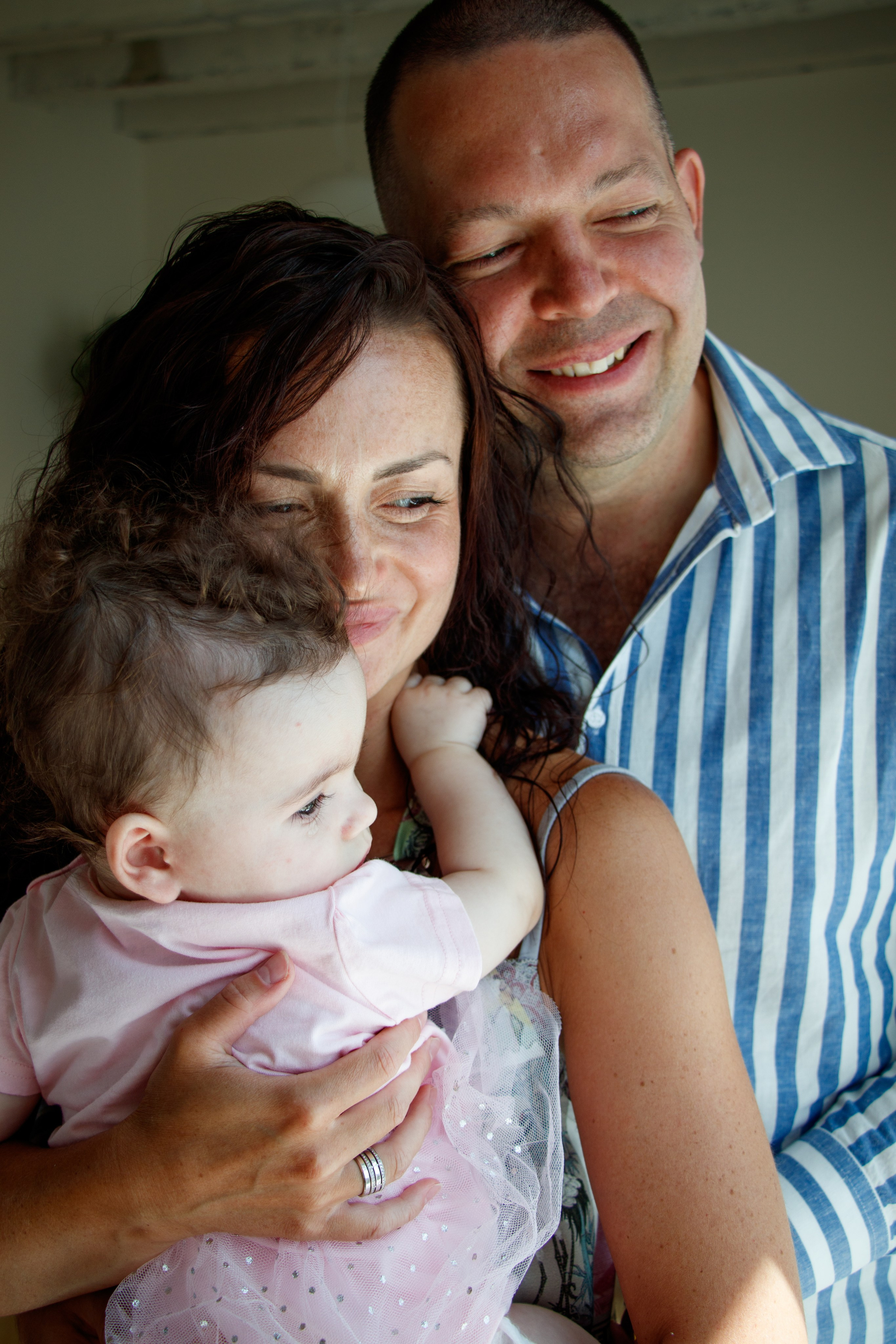 Семейная фотосессия с малышом в студии. Фотограф и ретушер в Ростове-на-Дону Вика Каен