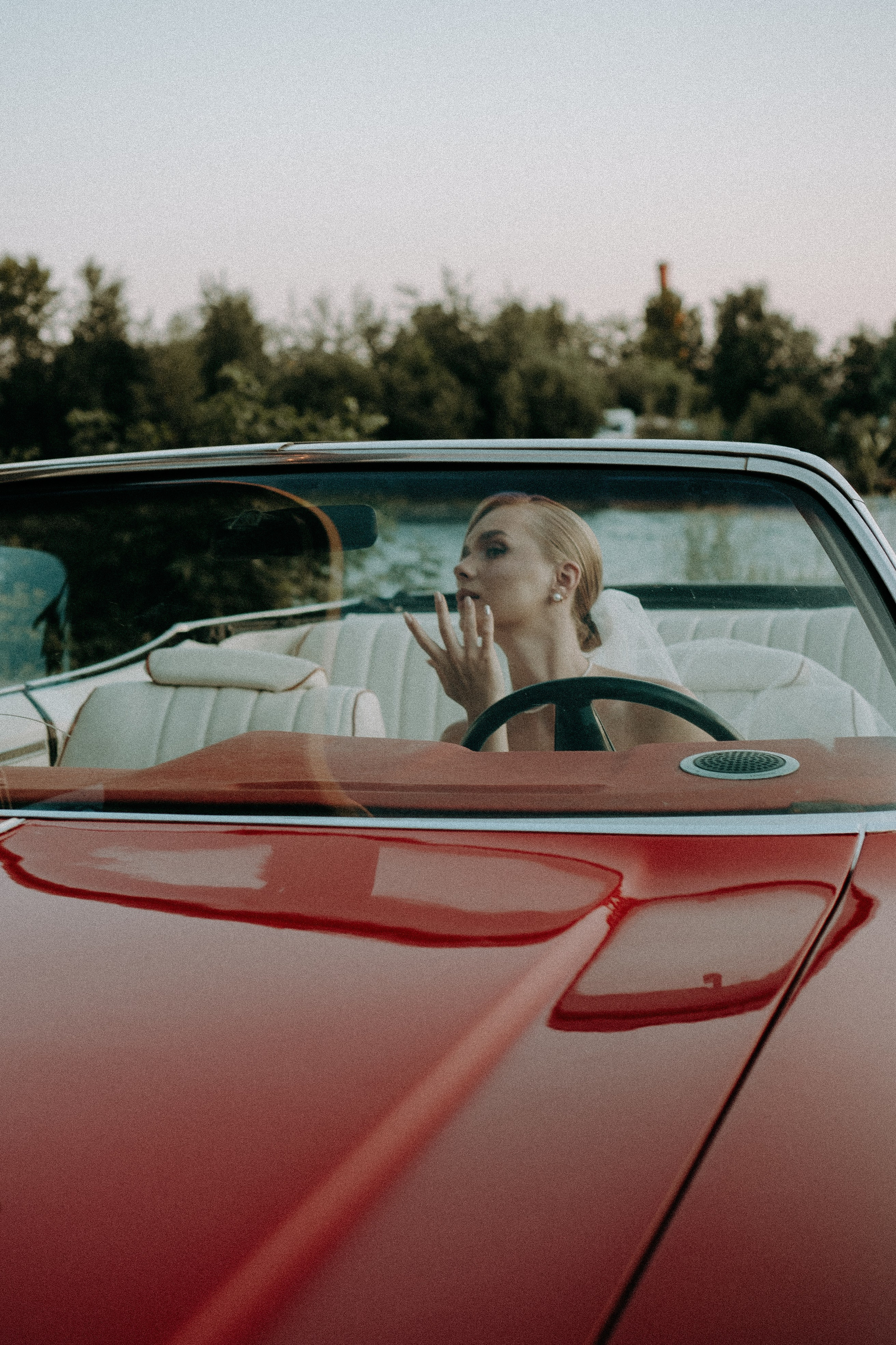 СВАДЕБНАЯ СЬЕМКА ВОЗЛЕ МСОТА БЕТАНКУРА НА КАБРИОЛЕТЕ. Профессиональный фотограф, Санкт-Петербург — Виктория Богомолова