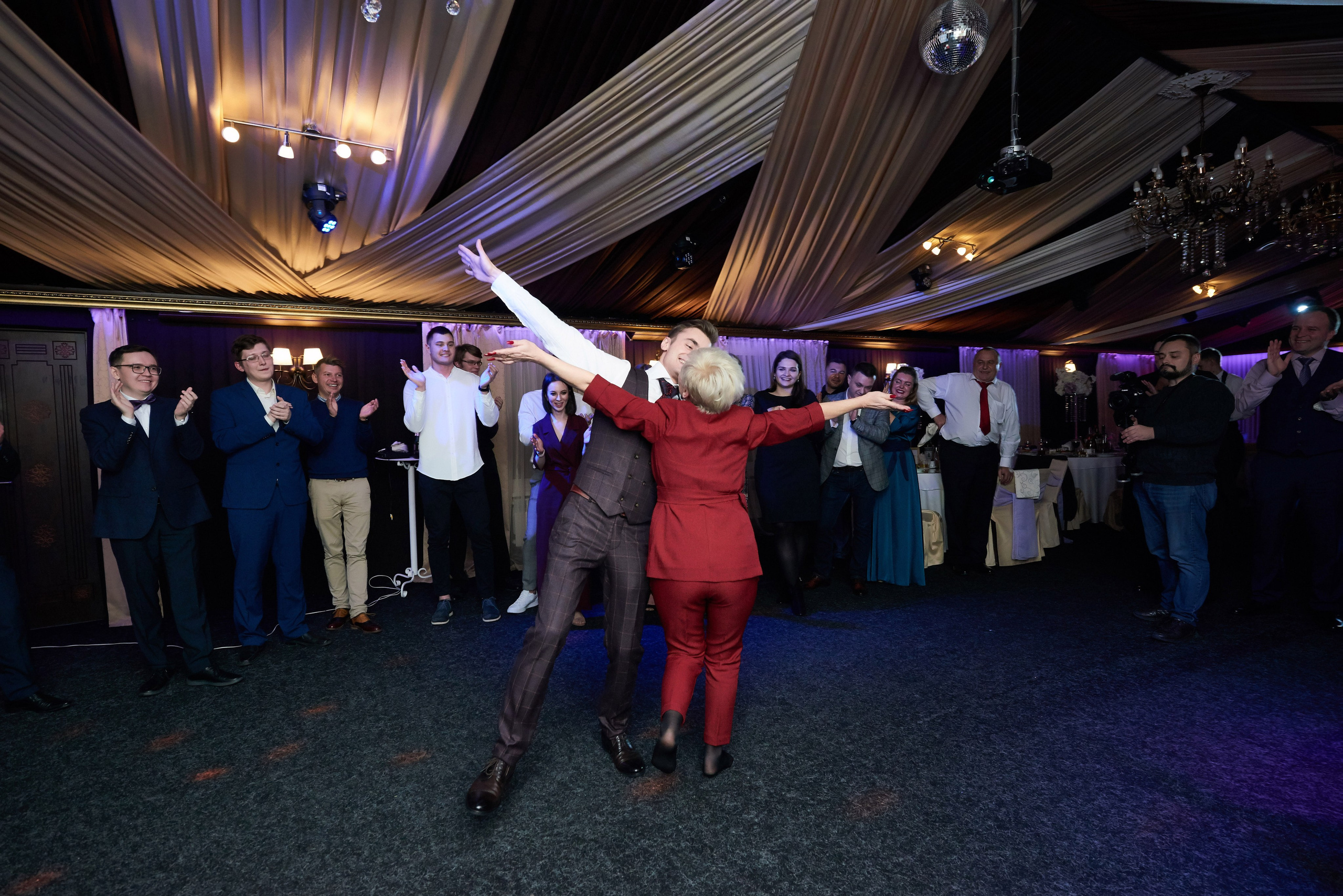 Илона и Андрей (фотосессия в ночном Эрмитаже). Портретный, семейный и свадебный фотограф в Санкт-Петербурге и в Пушкине Ширяев Денис