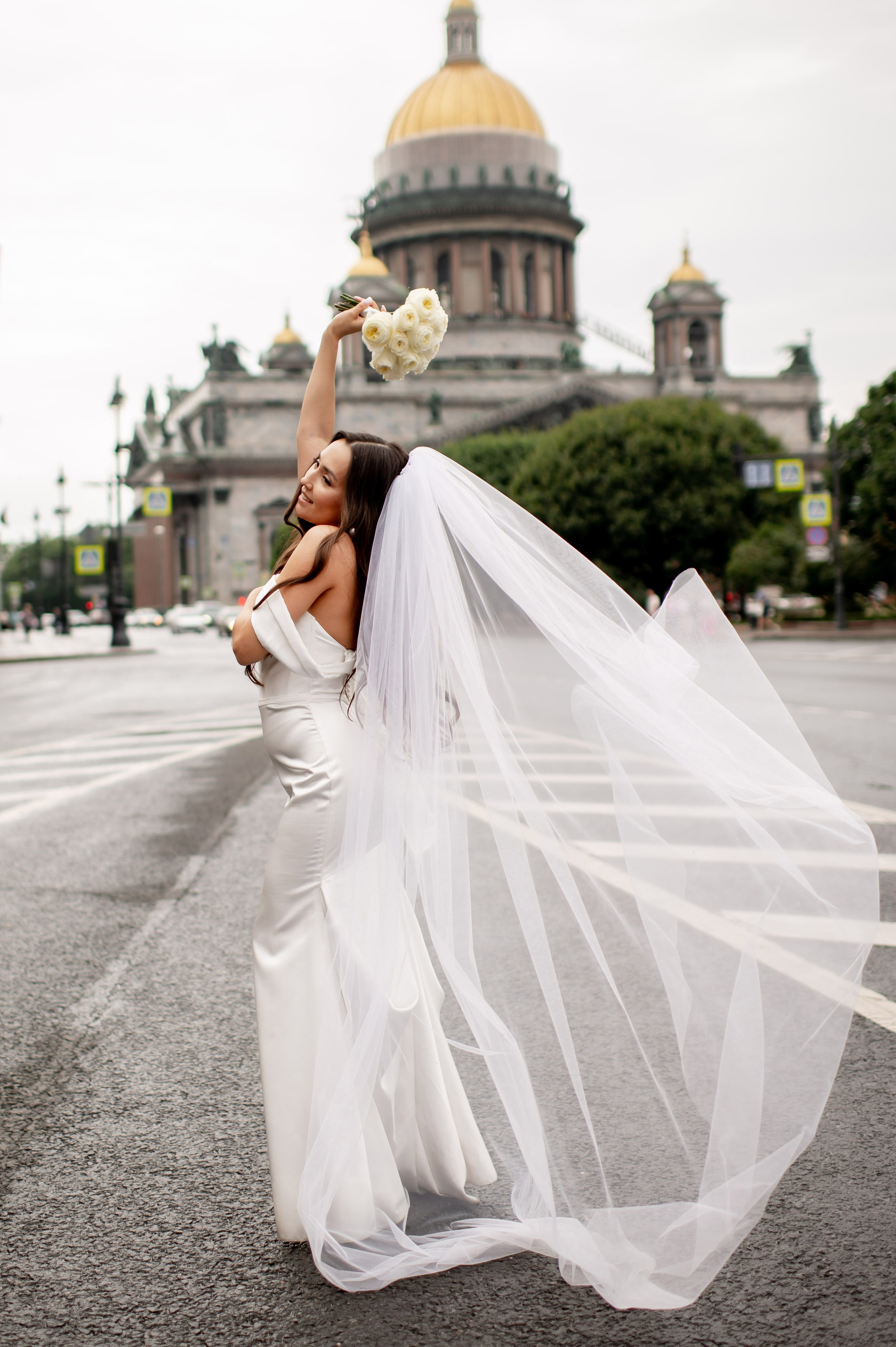 Классическая свадебная фотосессия Аины и Антона по самым красивым местам для свадебной прогулки в Санкт-Петербурге. Портретный, семейный и свадебный фотограф в Санкт-Петербурге и в Пушкине Ширяев Денис