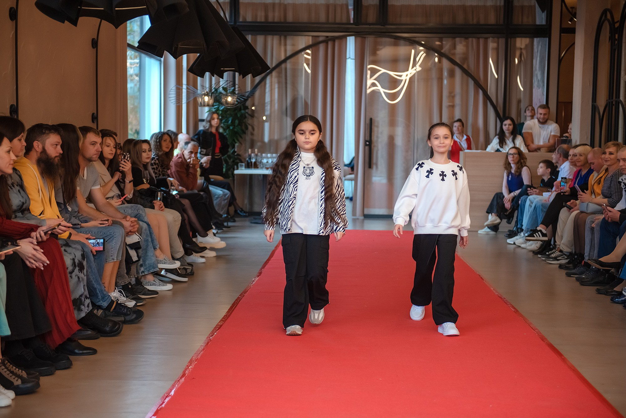 HAPPYkids дефиле в день мамы. Семейный и коммерческий фотограф в Сочи Александр Бодунов
