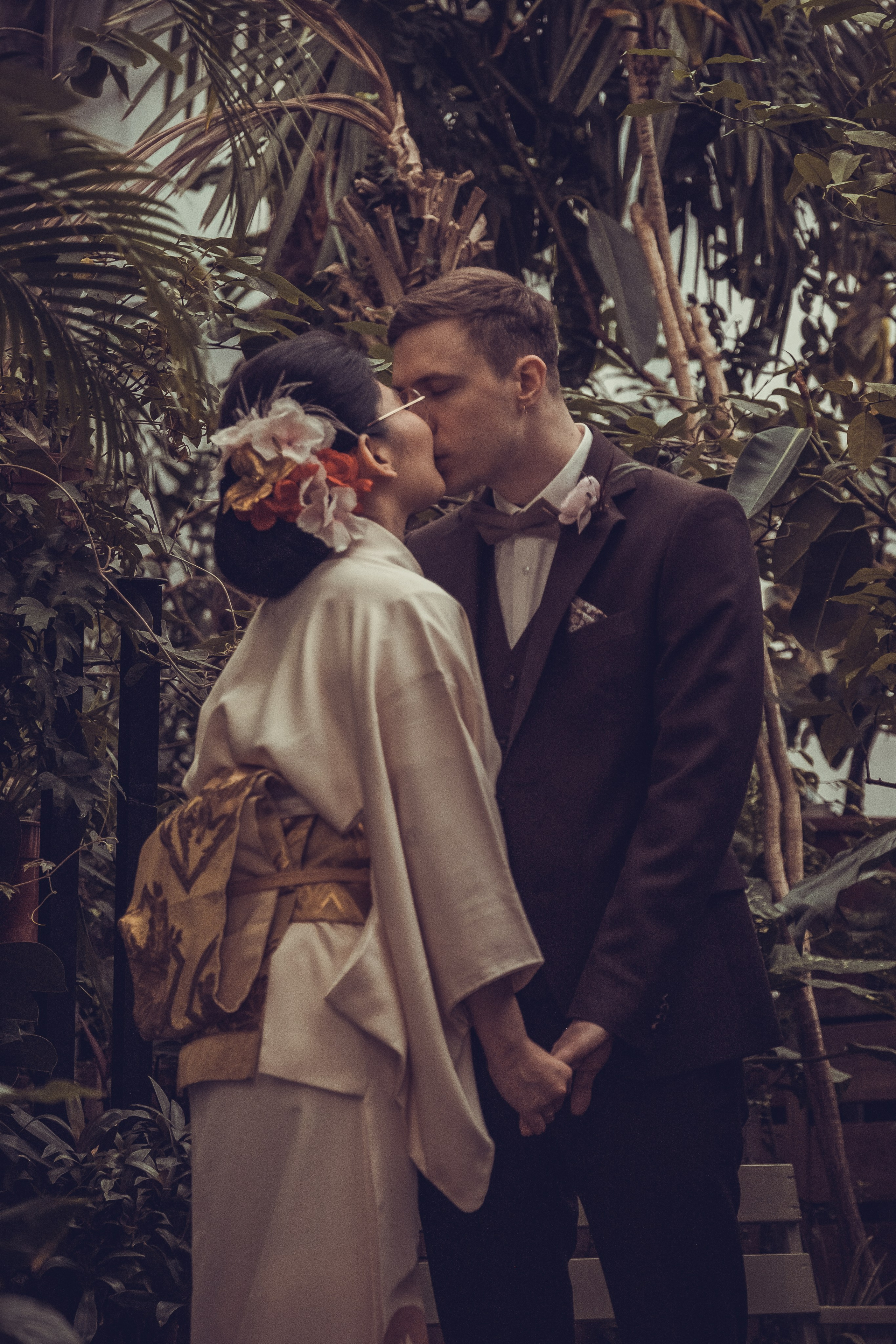 Лавстори в саду | Артём и Ксения. Professional photoartist in St. Petersburg (wedding, reportage, portrait, model book, love story) Alexander Shvedov