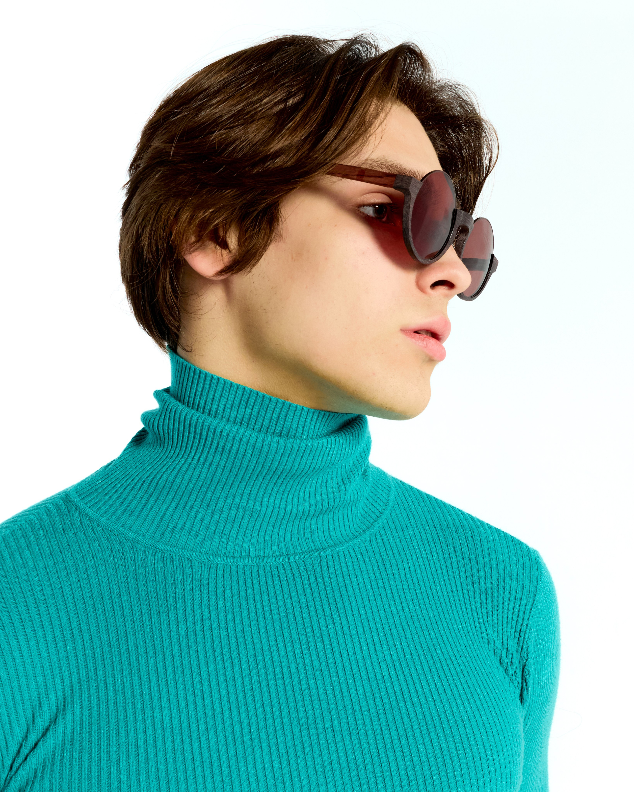 Glazburg optics. Святослав Лебедев | Рекламный фотограф — Коммерческая съемка, Арт-дирекшн, AI-интеграция