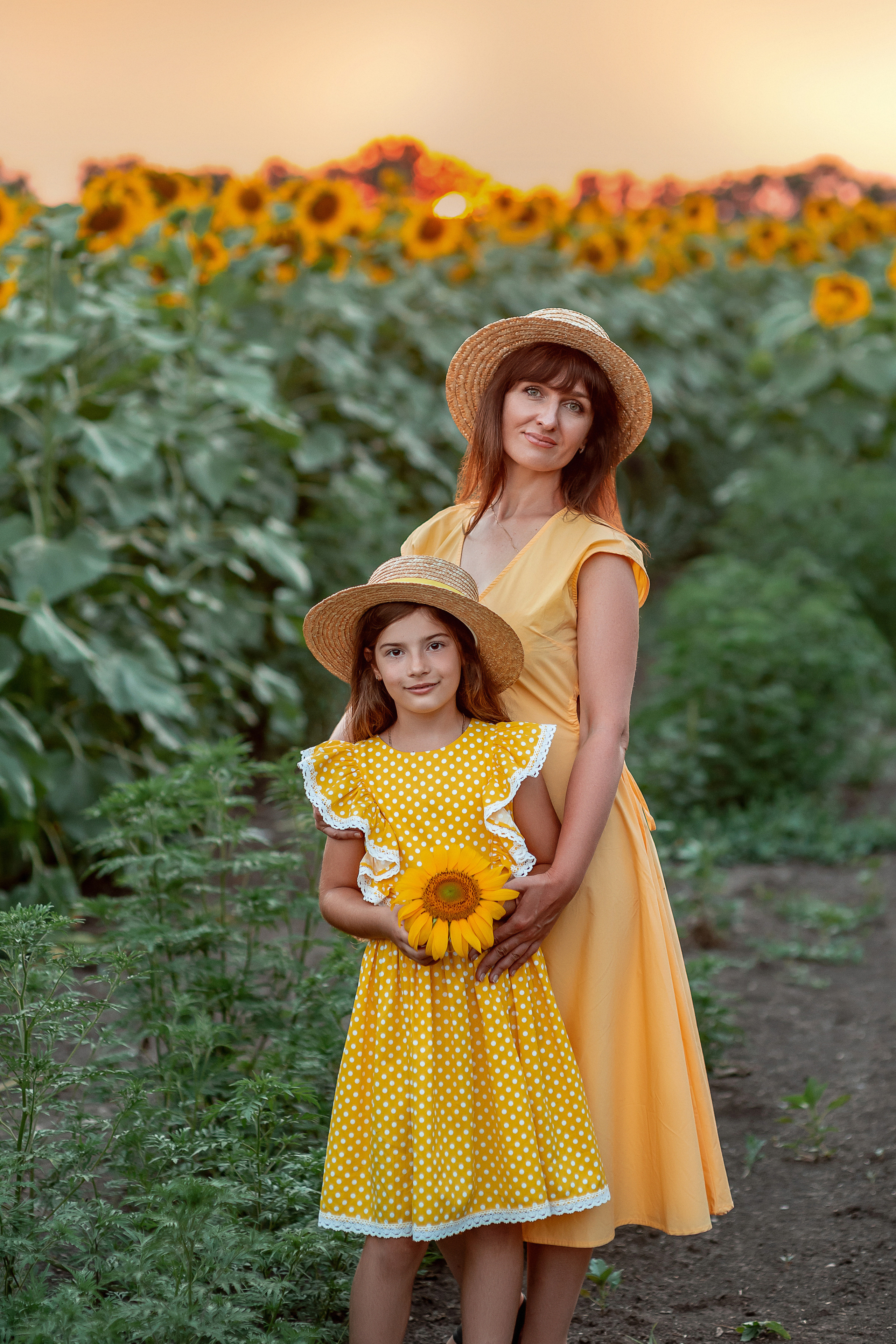 Семейная съемка в подсолнухах. Семейный и детский фотограф Наталья Горда