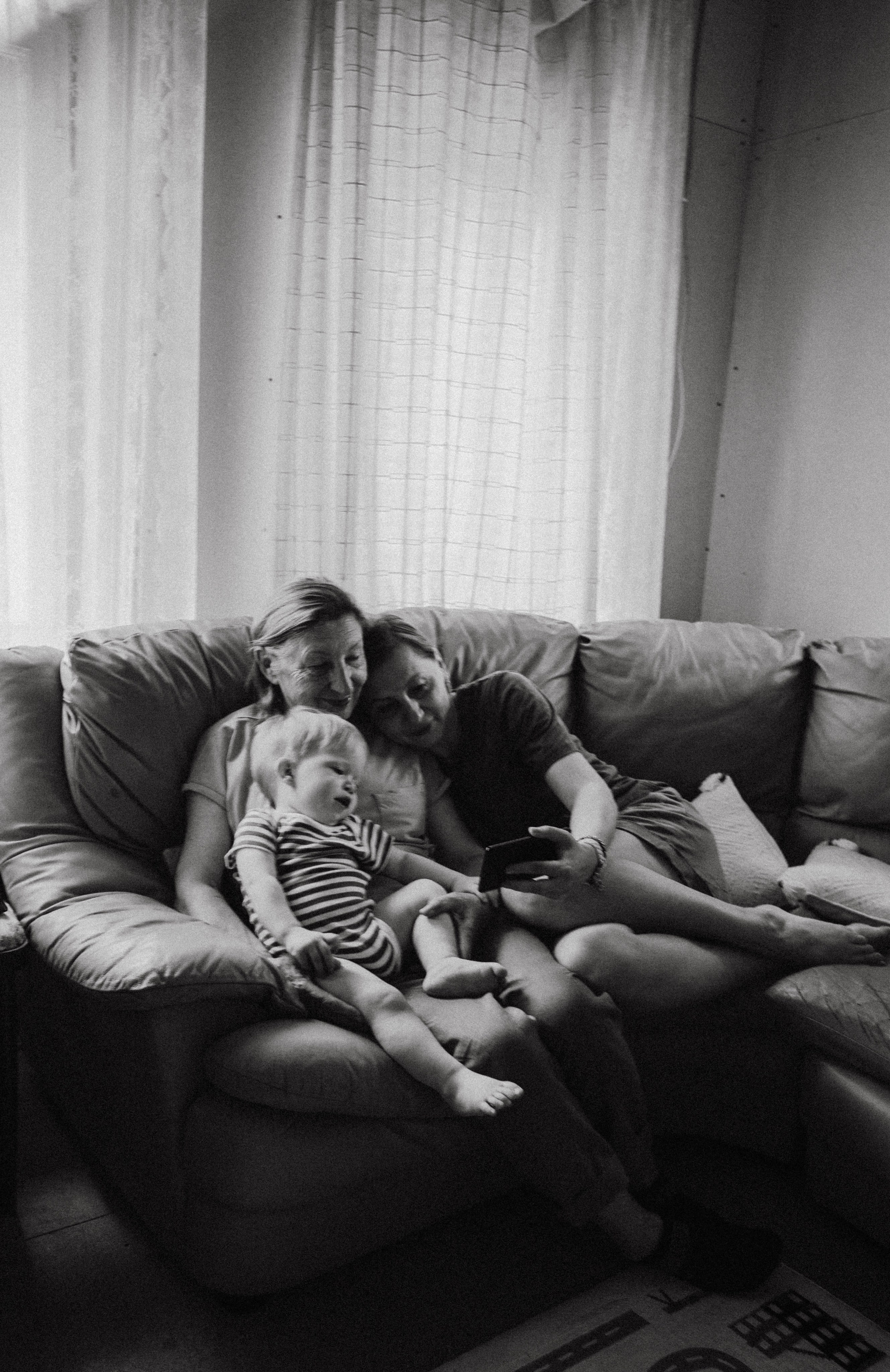 Сева у бабушки. Фотограф в Нижнем Новгороде