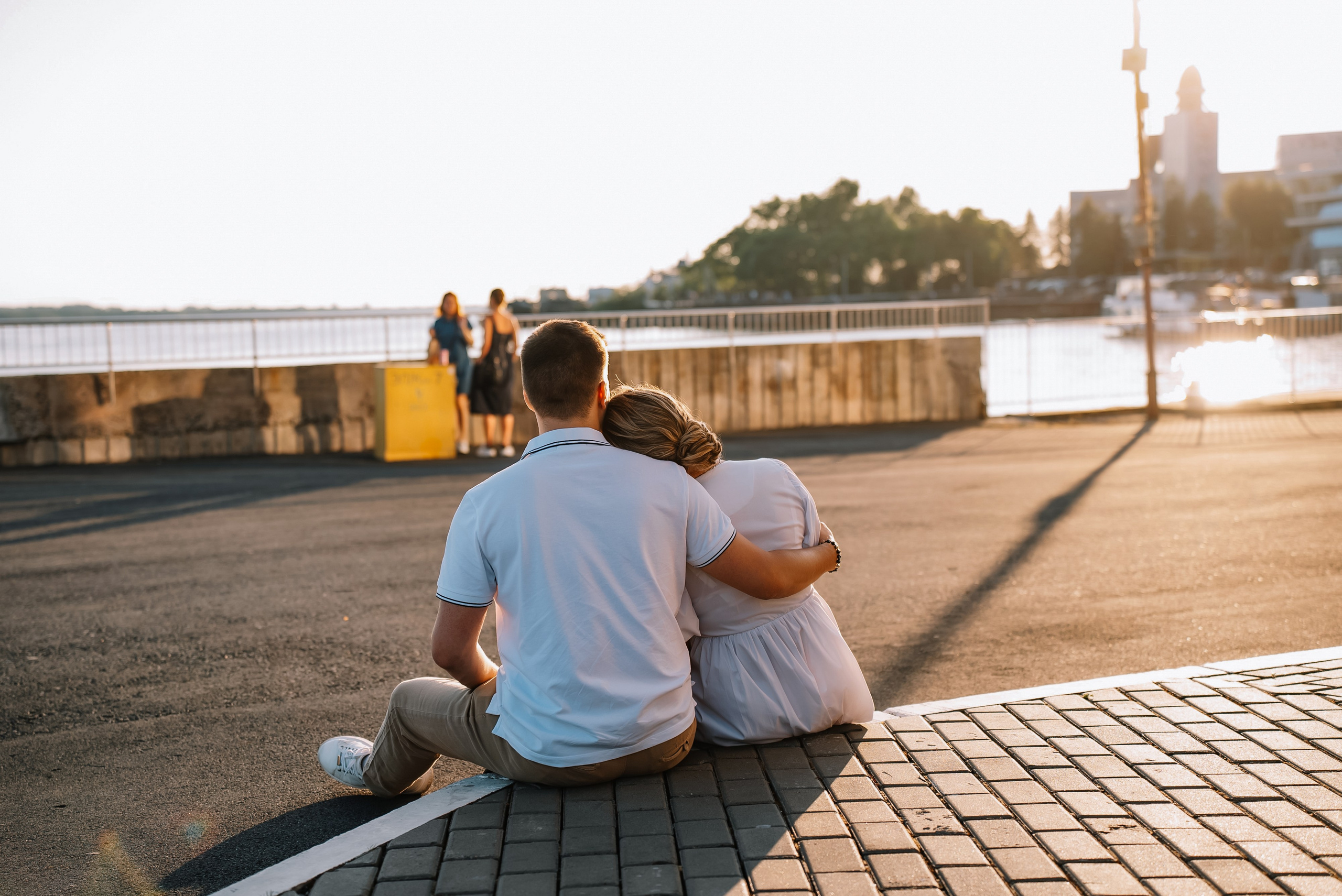 Предсвадебная фотосъемка набережная Архангельск. Свадебный фотограф в Архангельске и Северодвинске