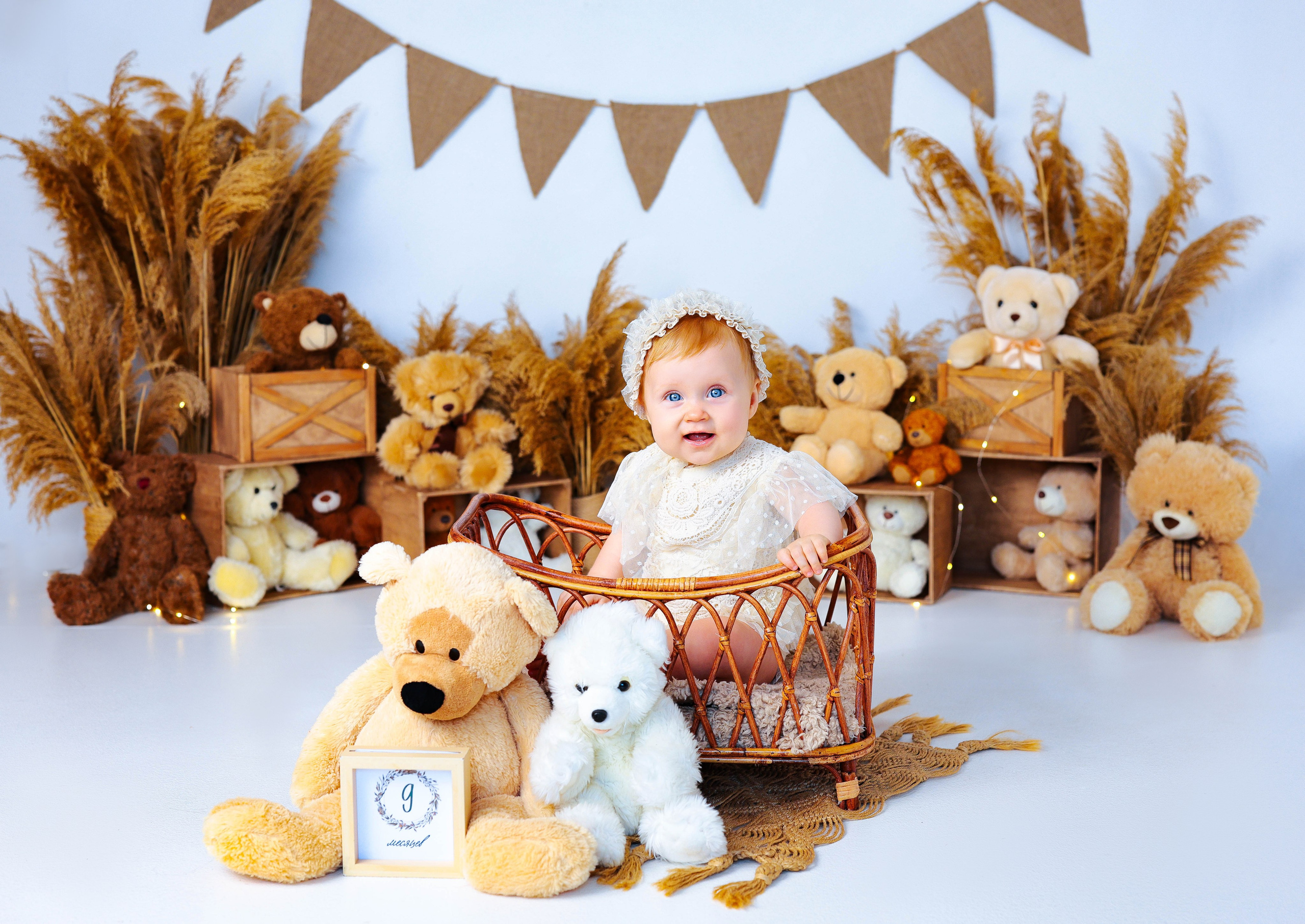 Малышки Антураж