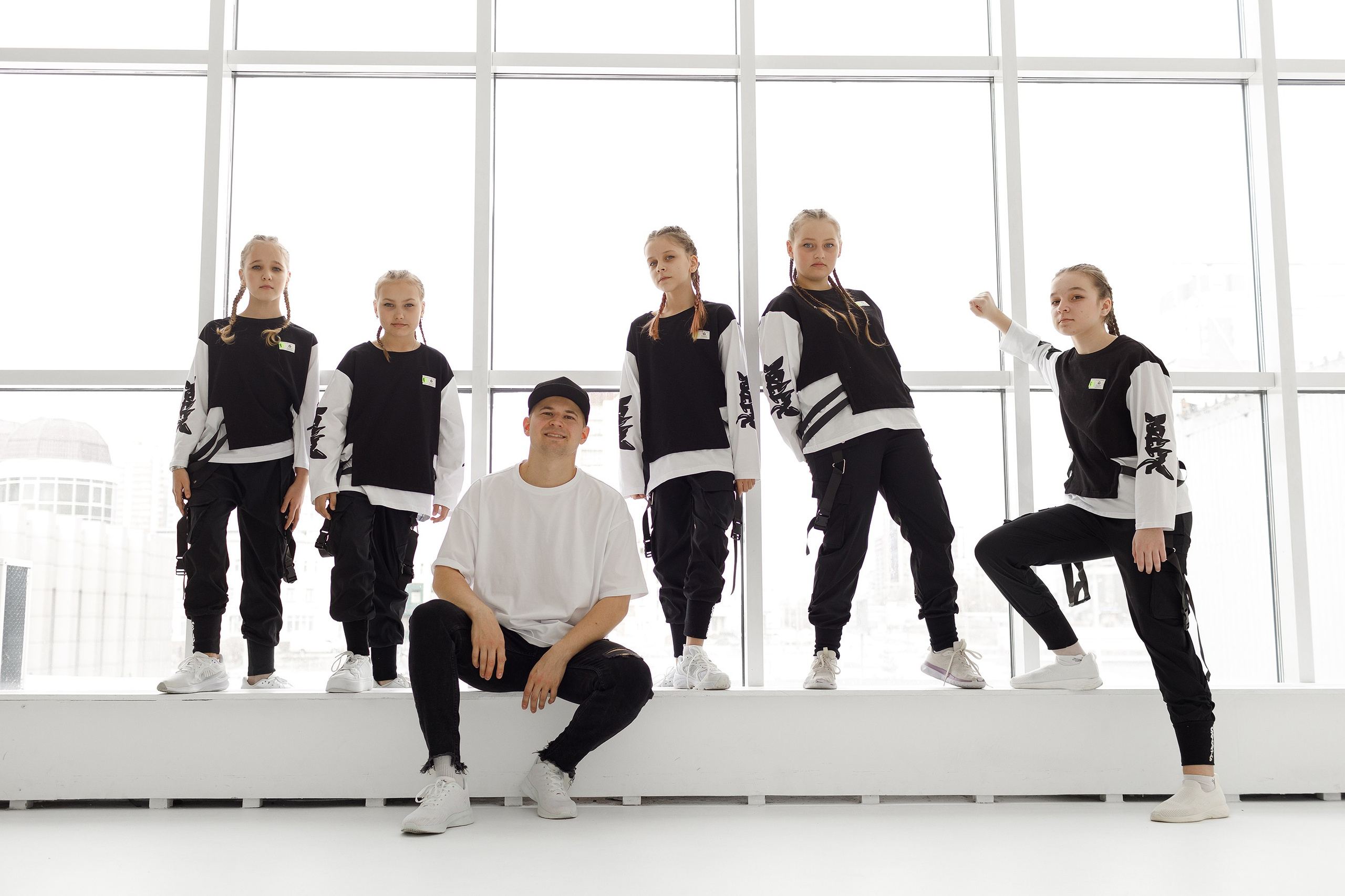 Фотосессия студии танцев. Профессиональный фотограф в Новосибирске