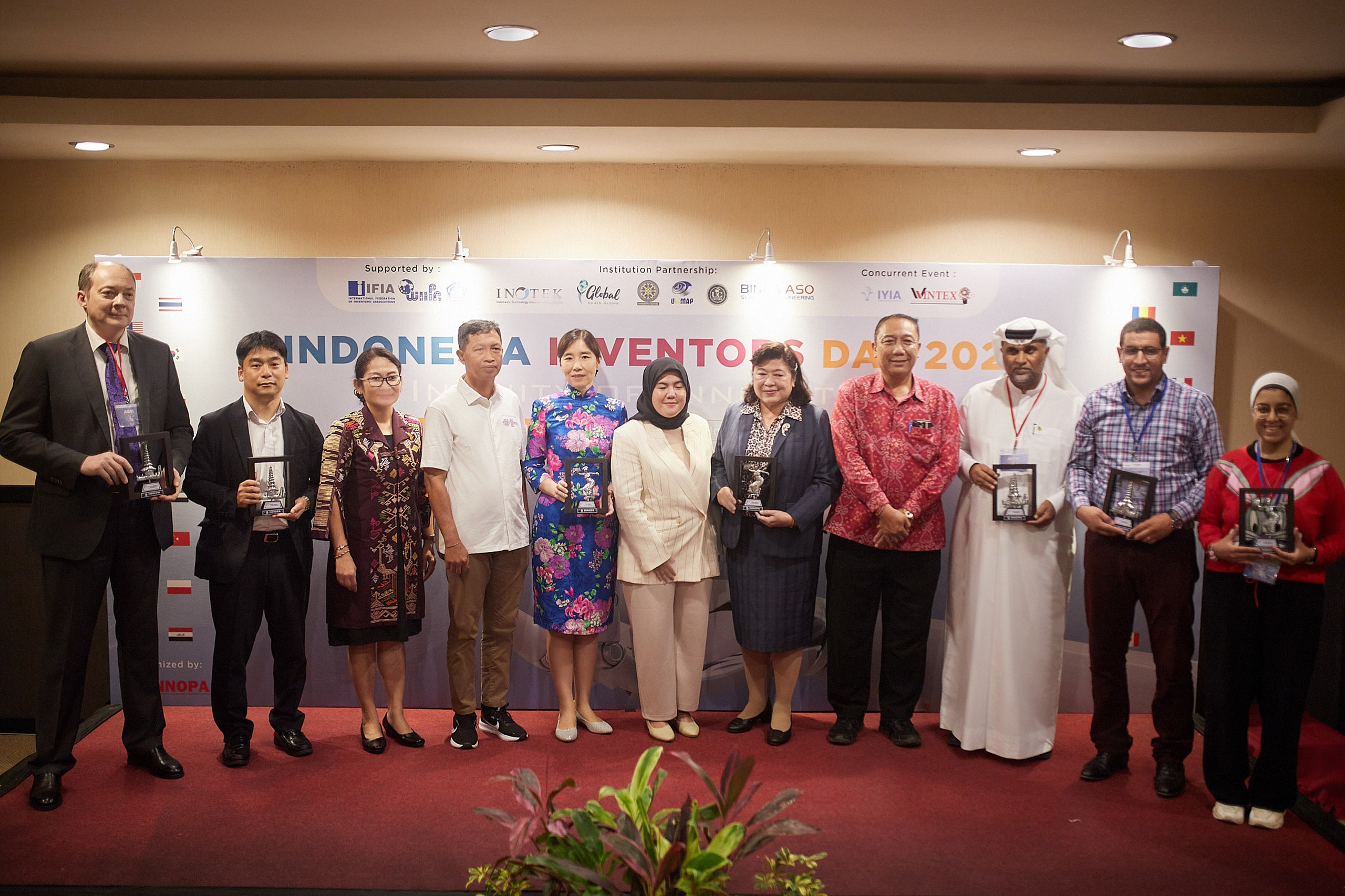 Фотосъемка корпоративов, награждений, юбилеев компаний | Атмосферные кадры