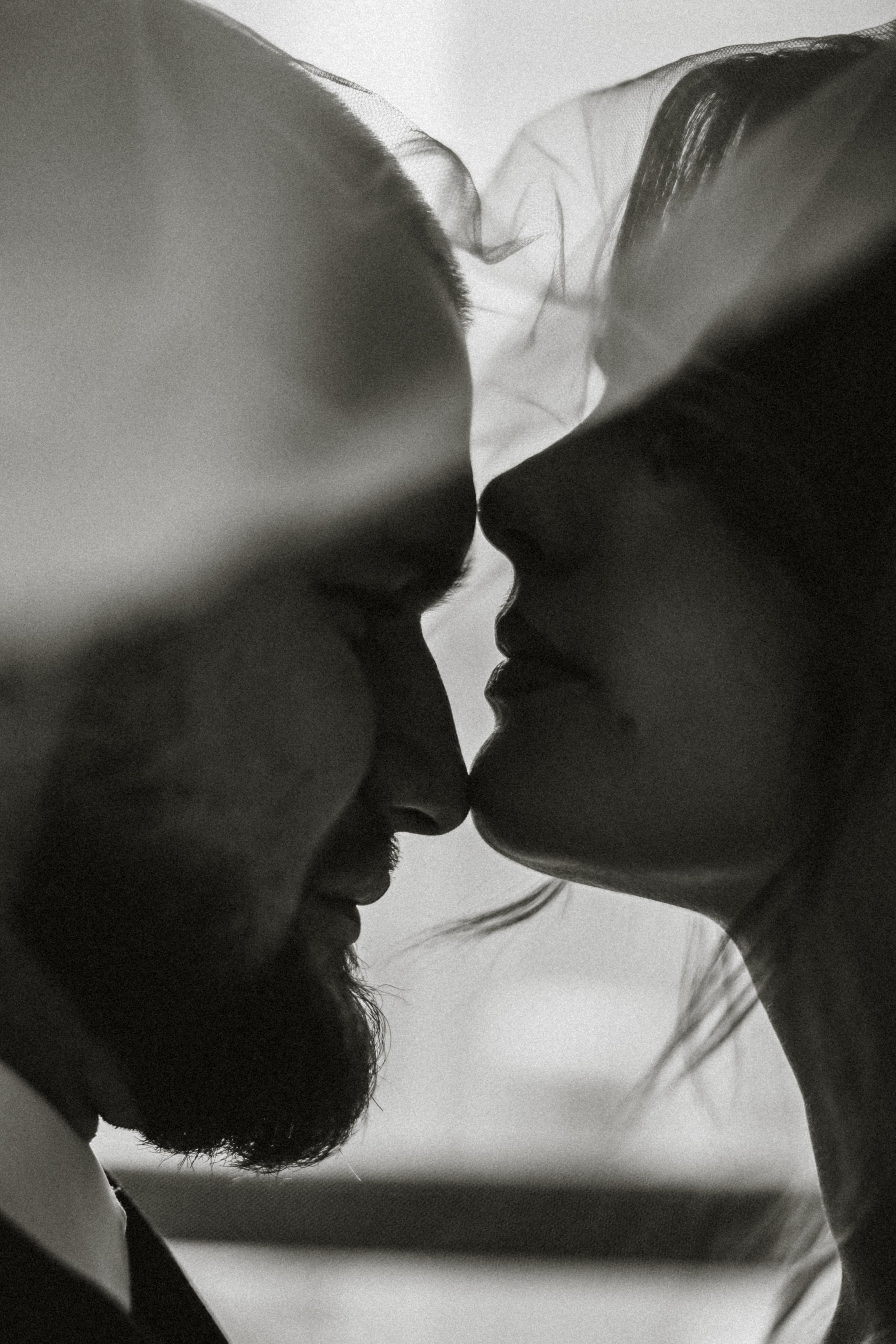 Катя и Юра. Wedding love-story в студии. Портретный и семейный фотограф в Саратове Елена Шустова