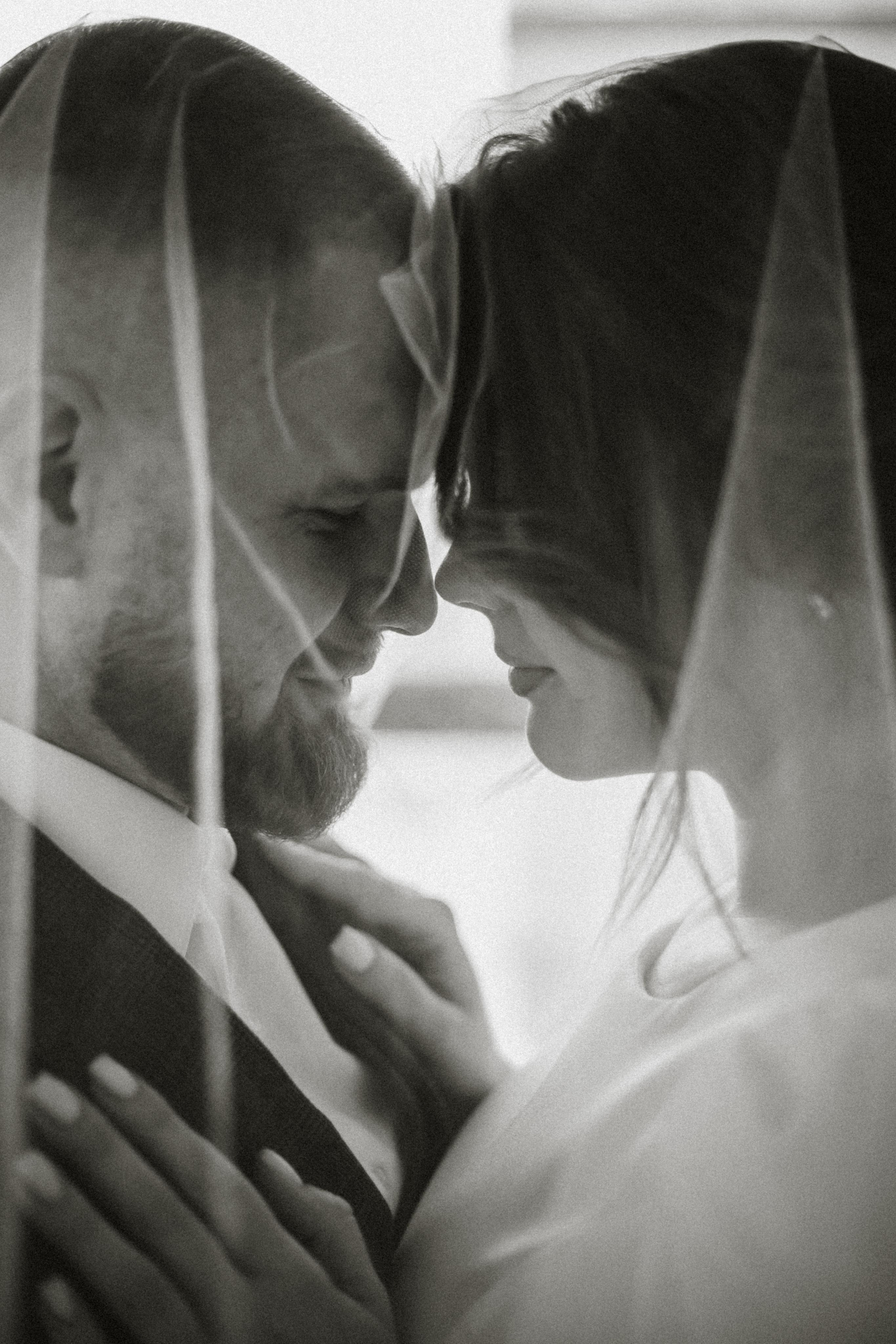 Катя и Юра. Wedding love-story в студии. Портретный и семейный фотограф в Саратове Елена Шустова