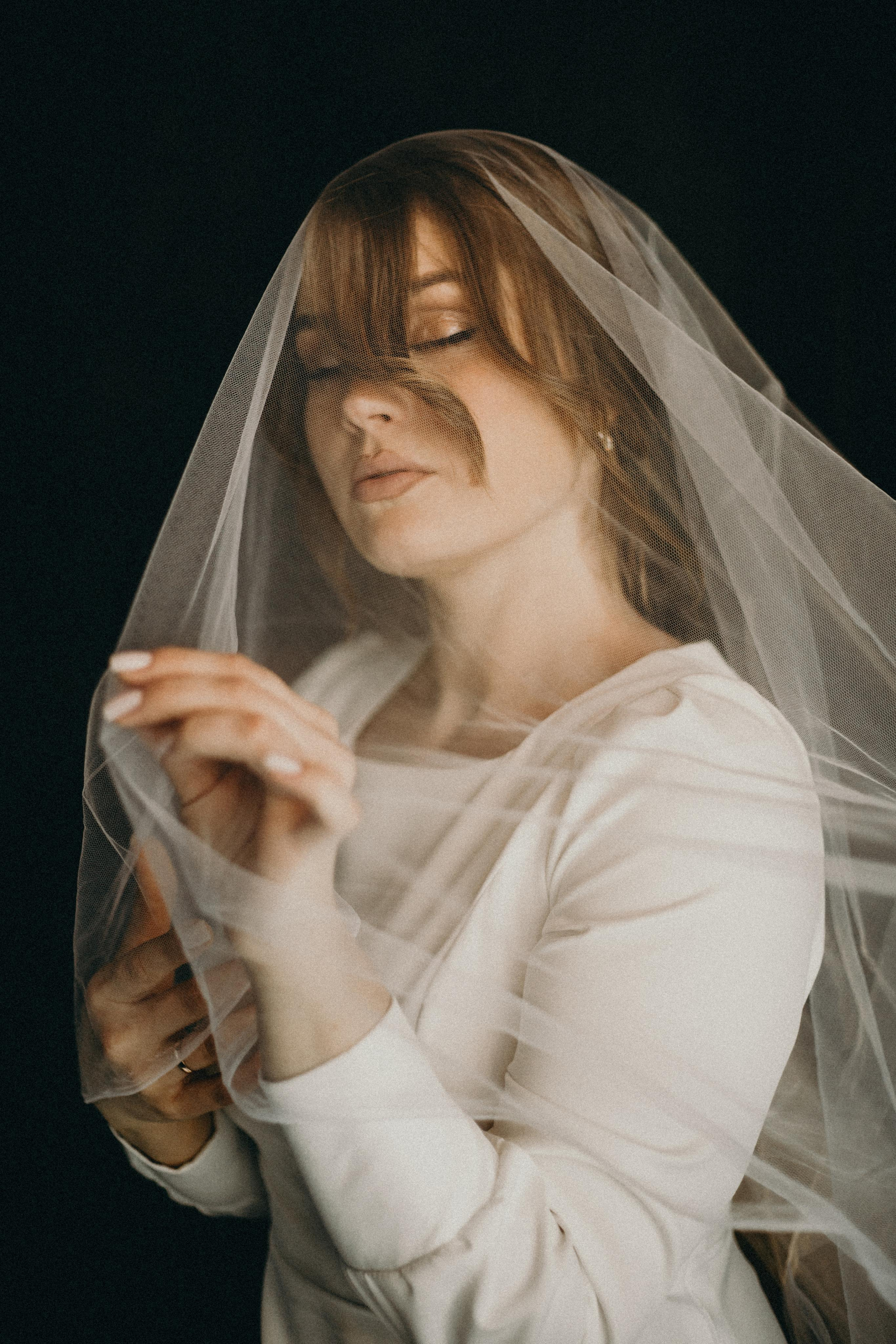 Катя и Юра. Wedding love-story в студии. Портретный и семейный фотограф в Саратове Елена Шустова