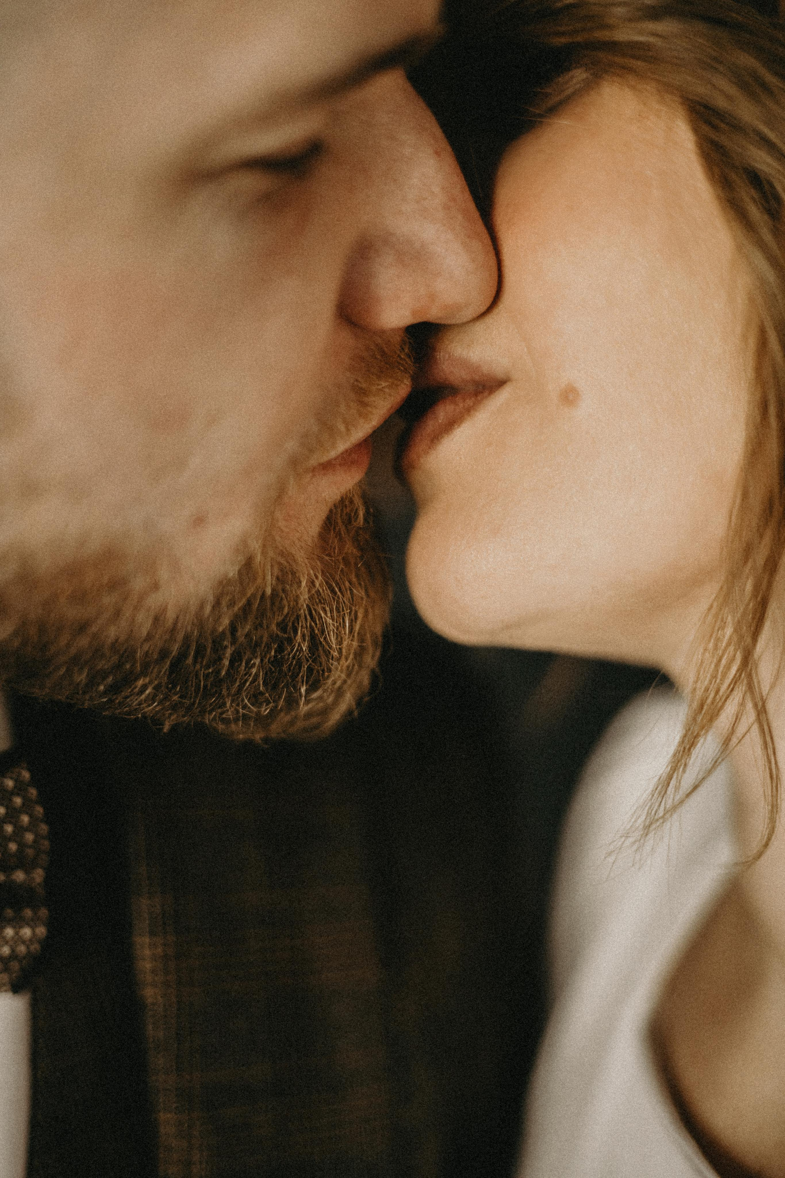 Катя и Юра. Wedding love-story в студии. Портретный и семейный фотограф в Саратове Елена Шустова