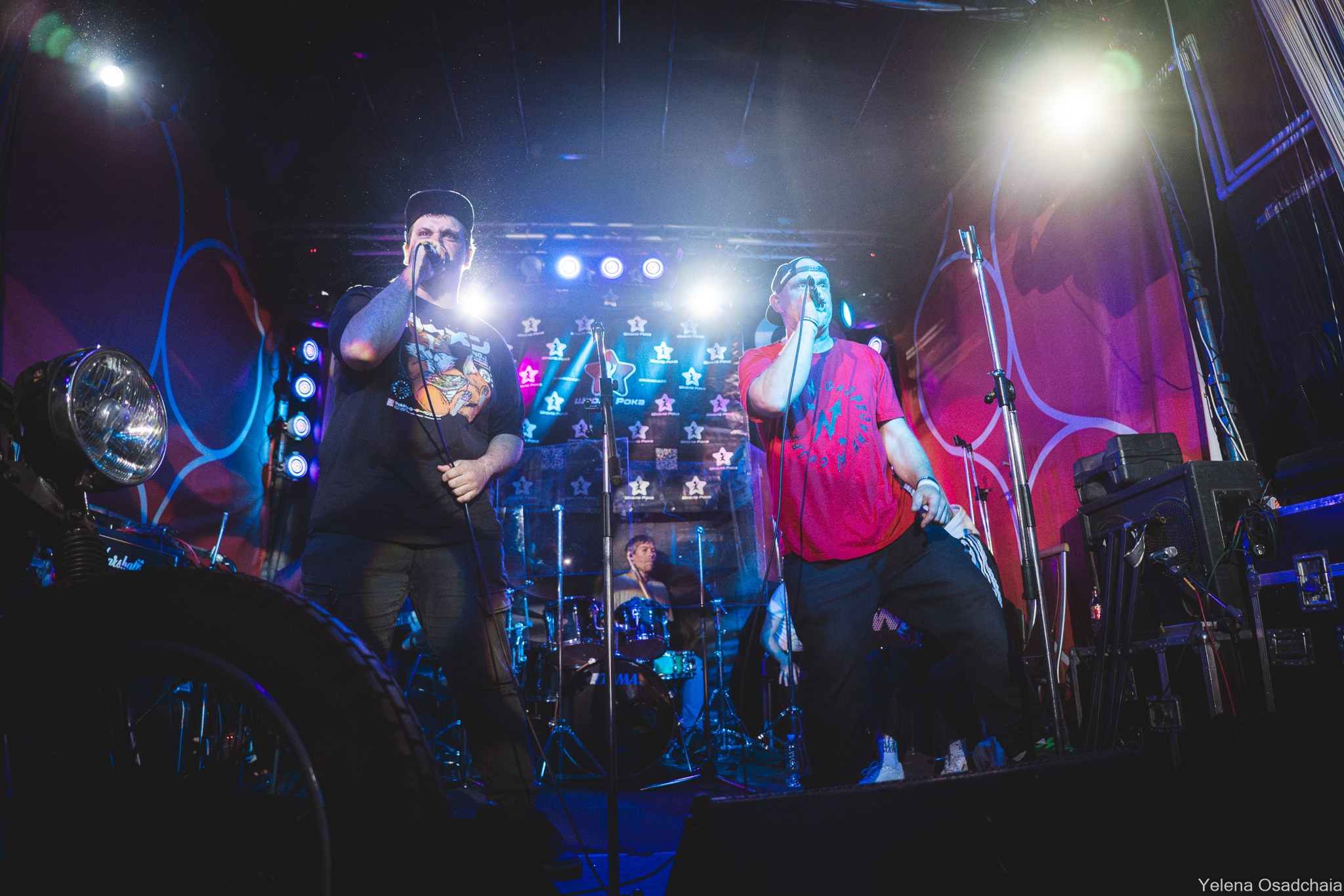 Живой 2025 — День 1. Елена Осадчая — фотографирую музыку на сцене и в жизни