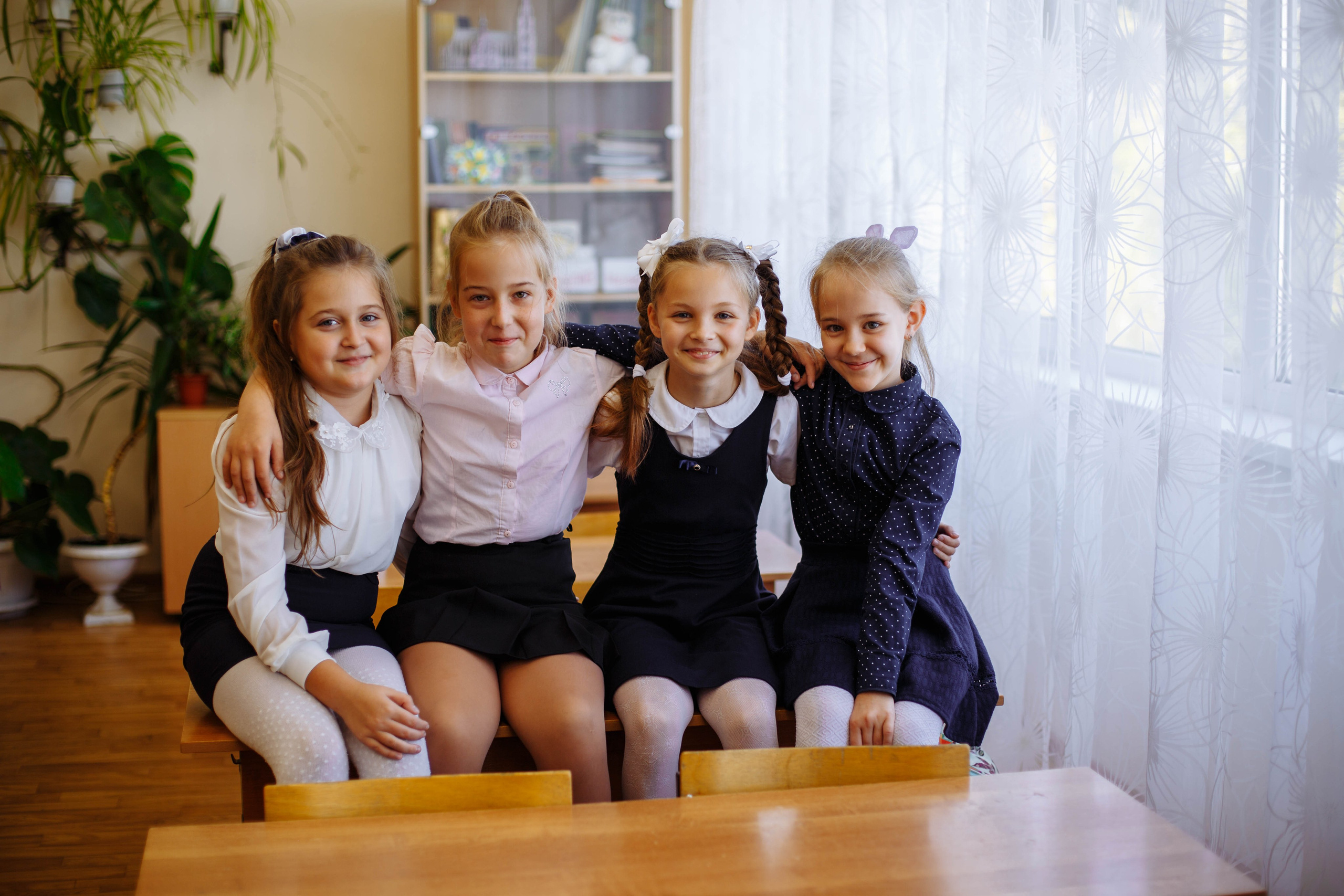 Начальные классы. Выпускные школьные фото­альбомы для школ и детских садов в Волгограде и Волжском