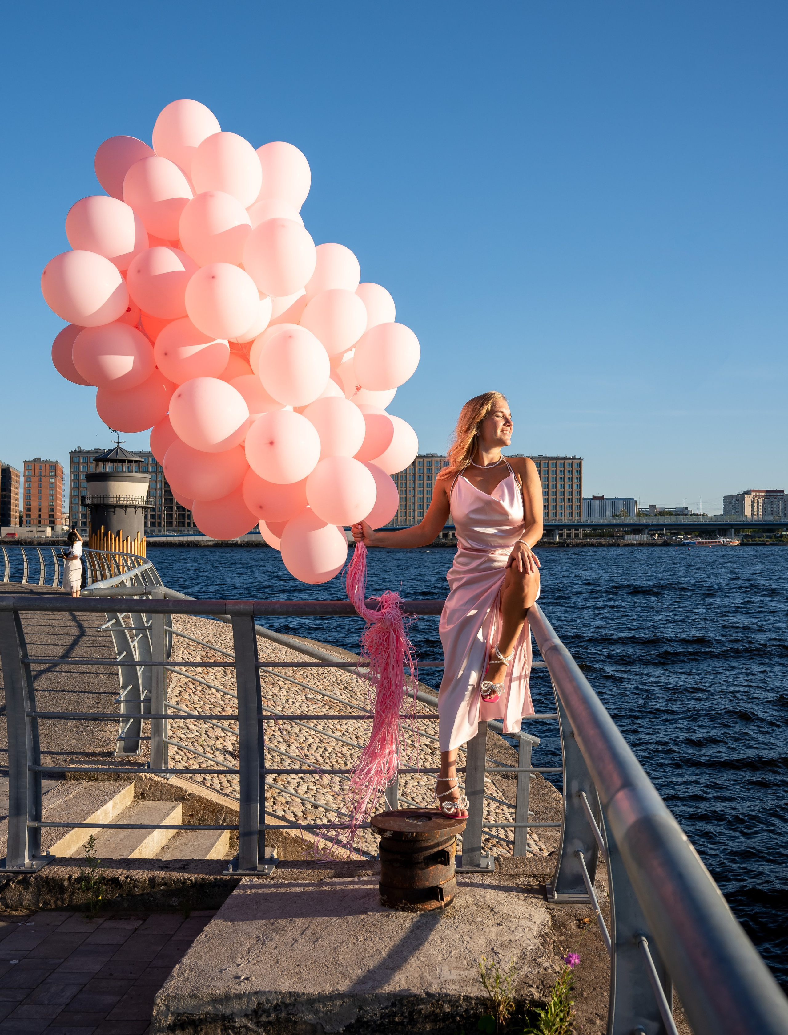 Фотосессия на набережной. Студийный и портретный фотограф в САНКТ-ПЕТЕРБУРГЕИрина Махаон