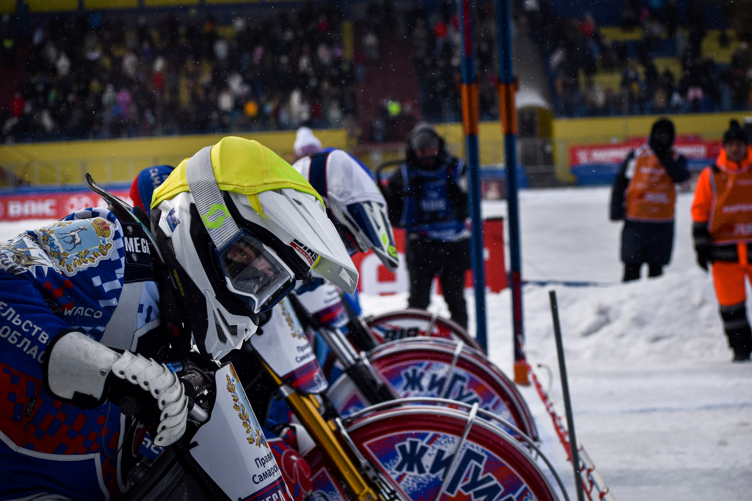 Ледовый спидвей 2025. Голосов Дмитрий — автоспортивный фотограф