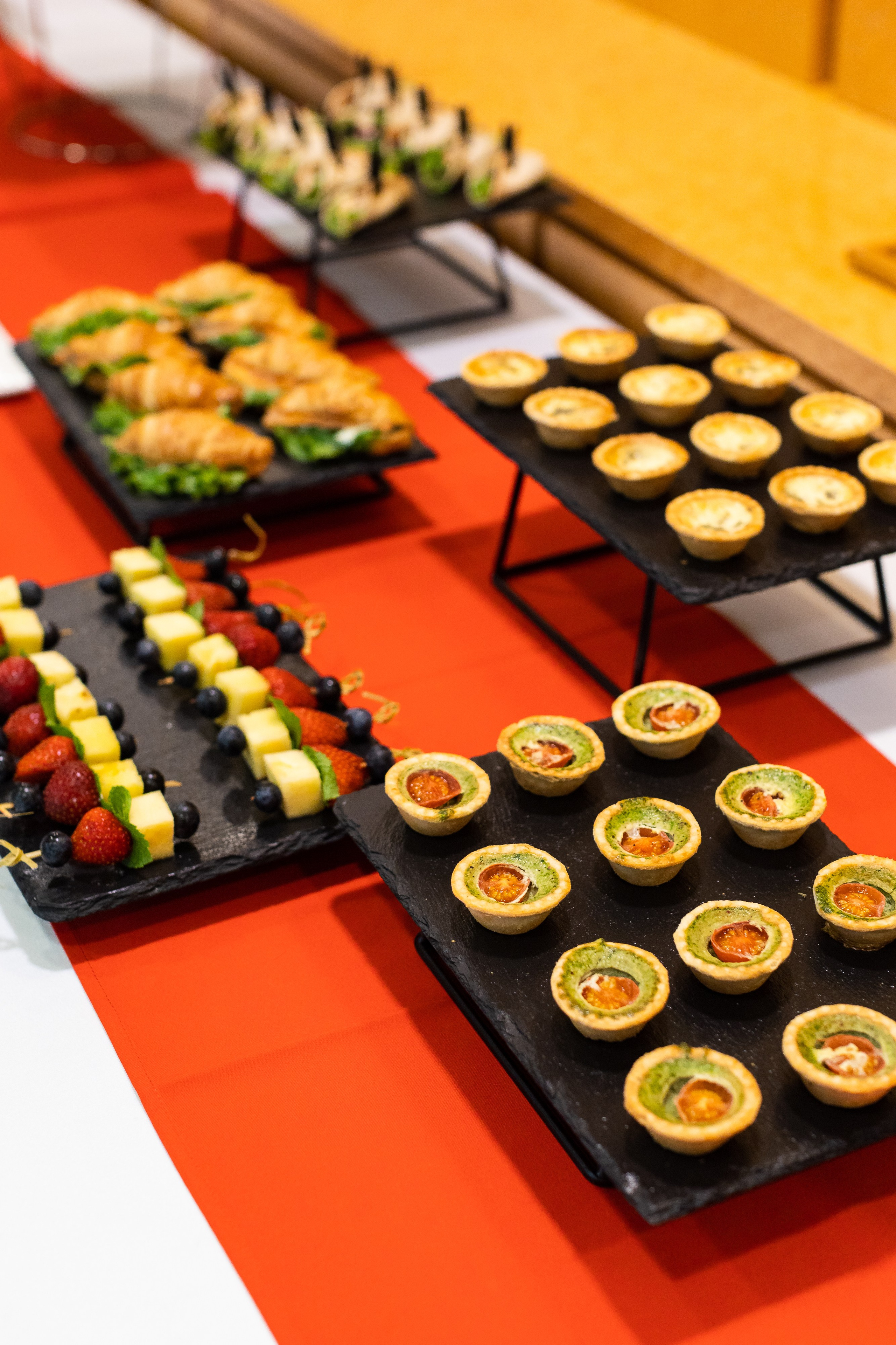 IVA на Московской бирже. Свадебный и портретный фотограф в Королёве Сергей Чихарев