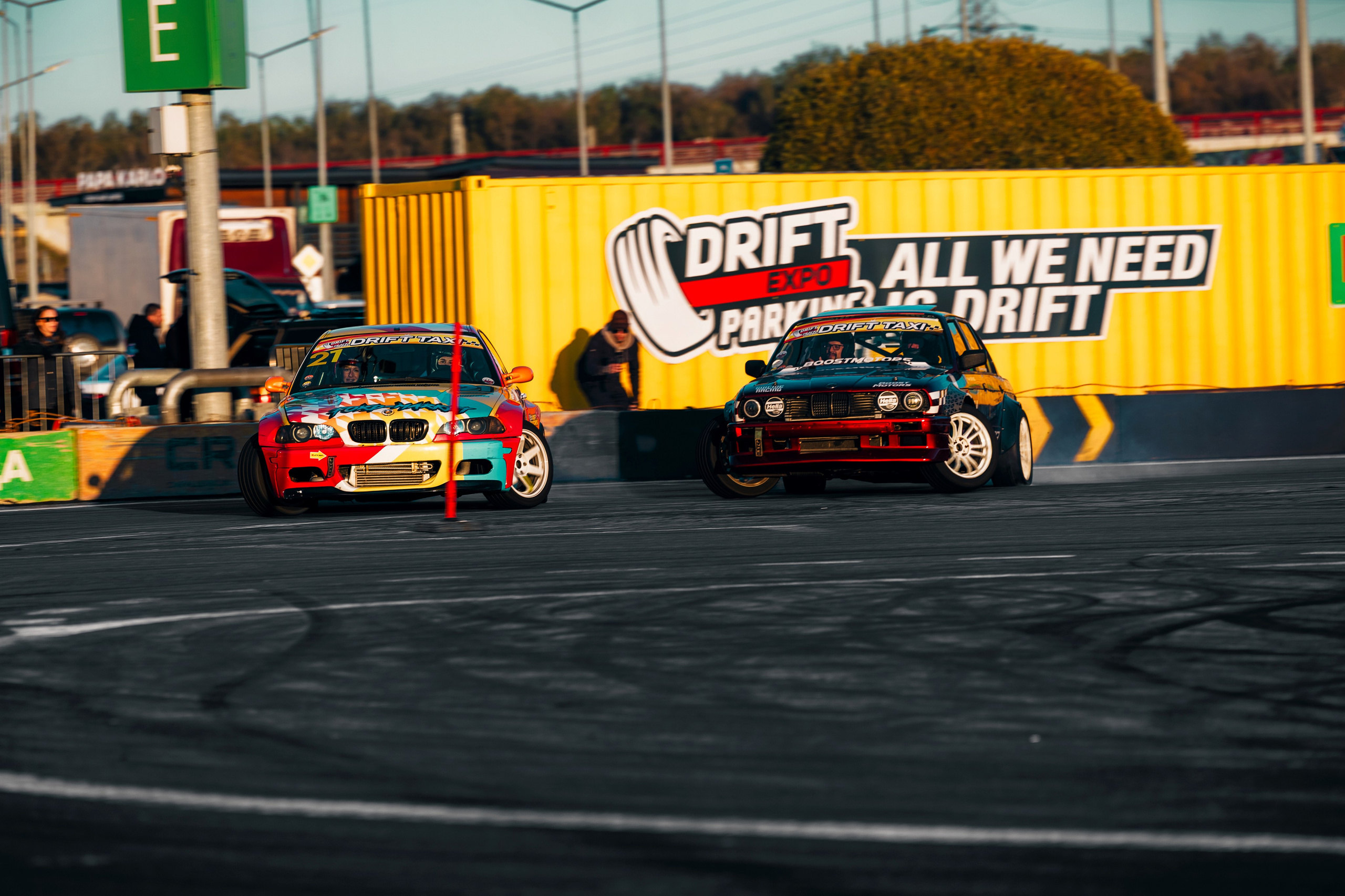 Фотографии закрытия сезона 2025 VibeSide — дрифт и автошоу у МЕГА Дыбенко, Санкт-Петербург