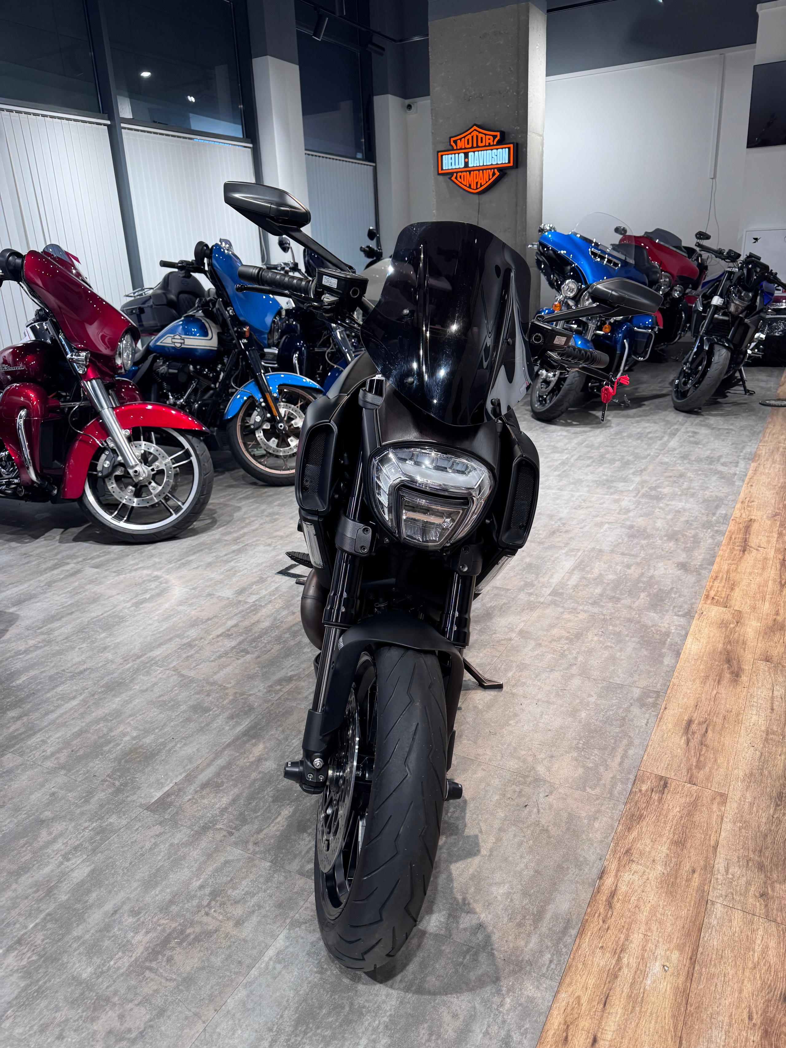 2015 Diavel Dark Stealth. Hello Davidson, Москва. Только хорошие мотоциклы…