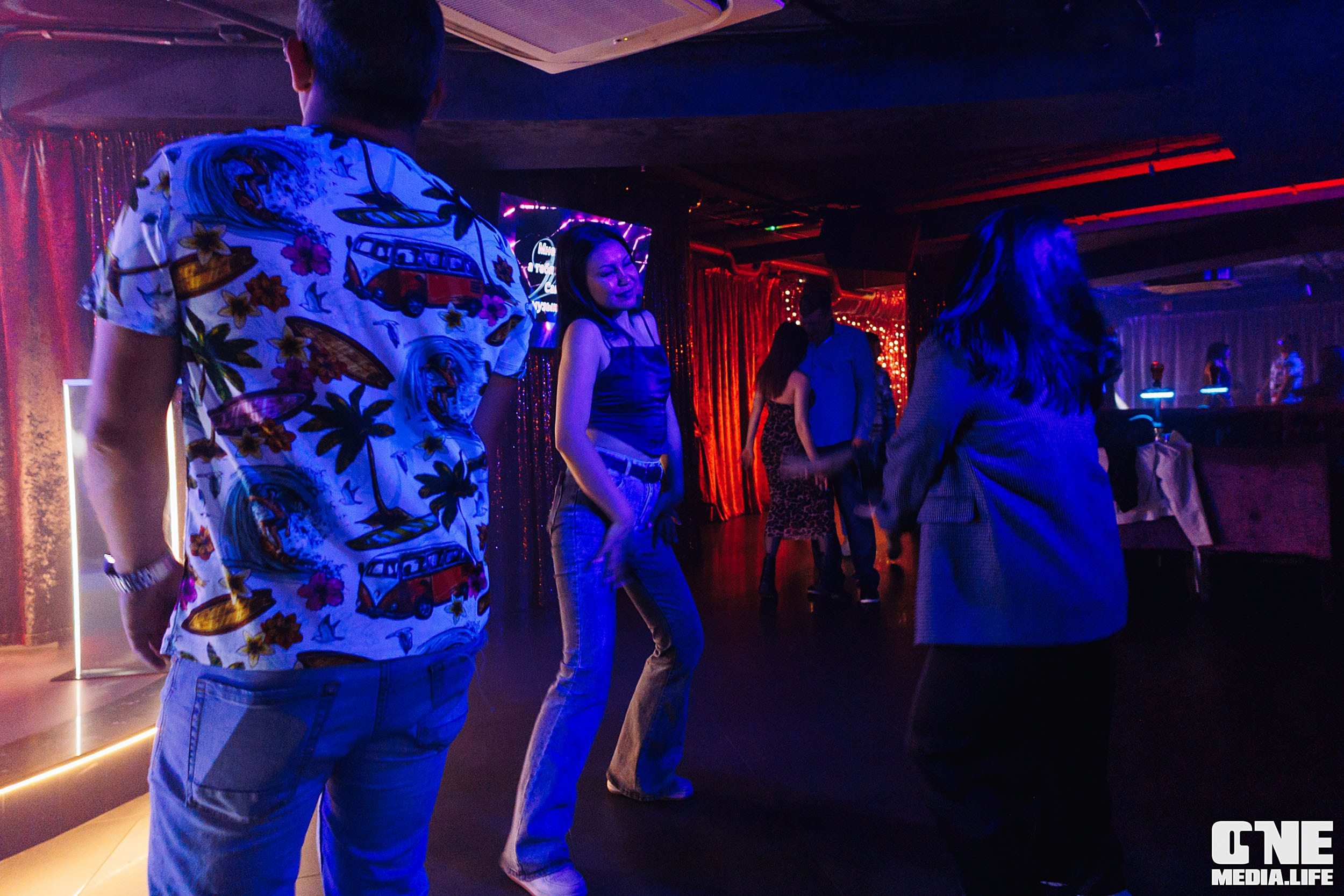 Фоторепортаж в караоке-клубе Эйфория. One Media Life: фоторепортажи, фотоотчеты с мероприятий и заведений
