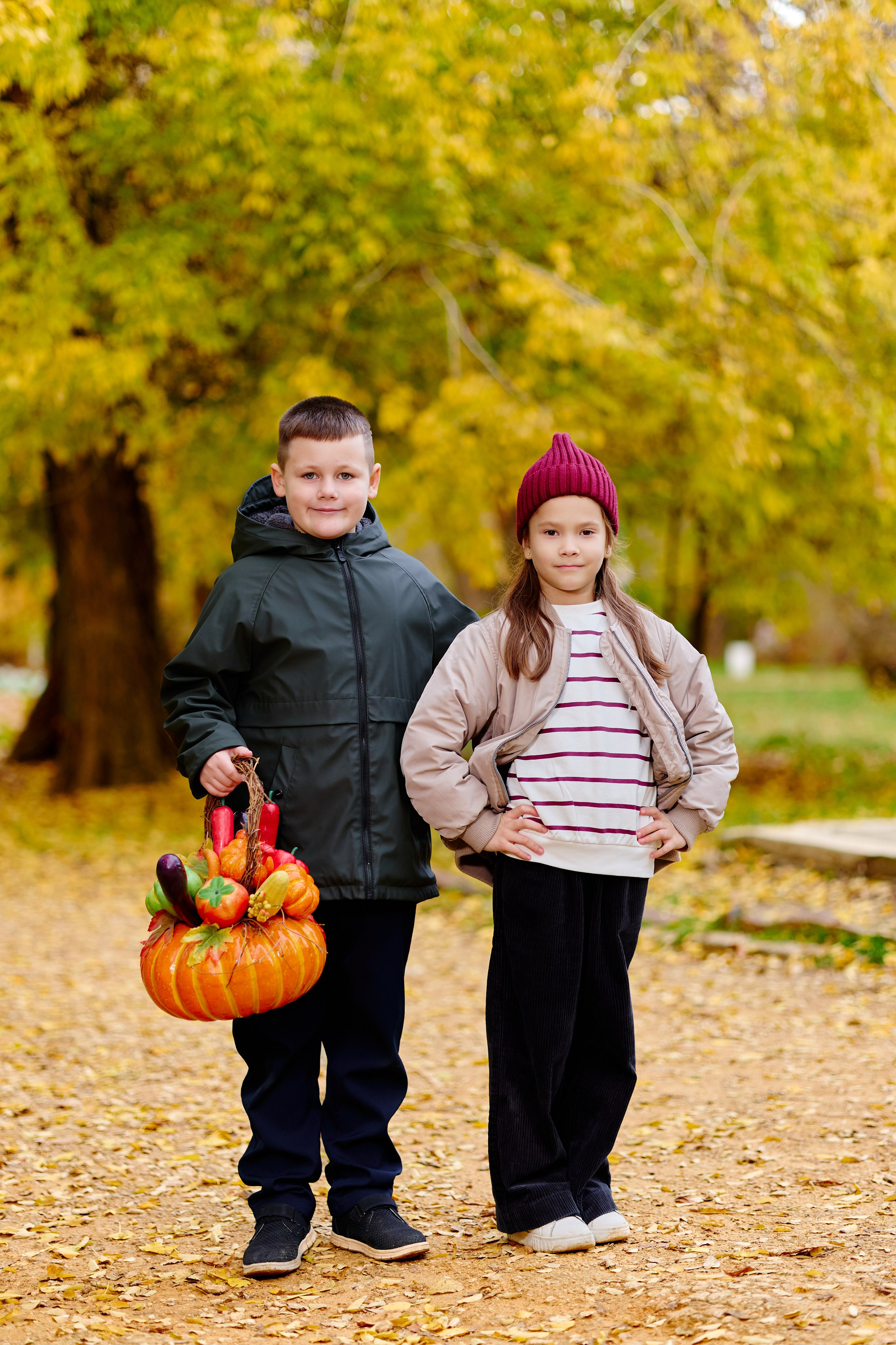 Прогулка в парке классом. Фотограф Выпускные альбомы Таганрог Сергей Коробченко