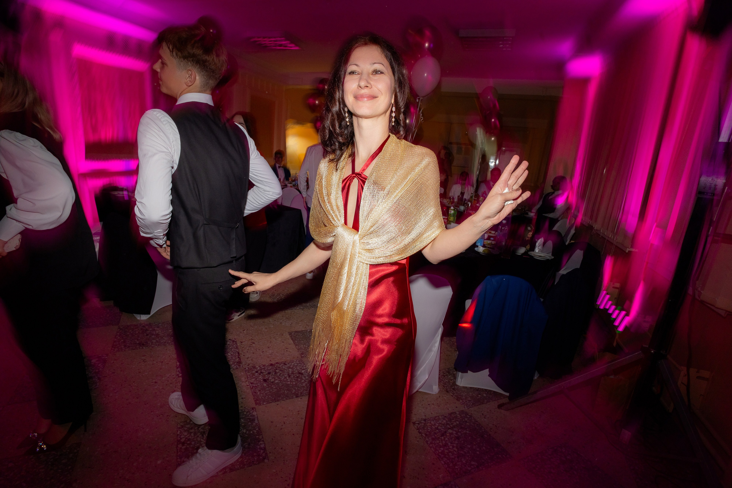 Школьный выпускной 2024 год в Соколе (Минск). Свадебный фотограф в Минске/Беларуси Сергей Спиридонов