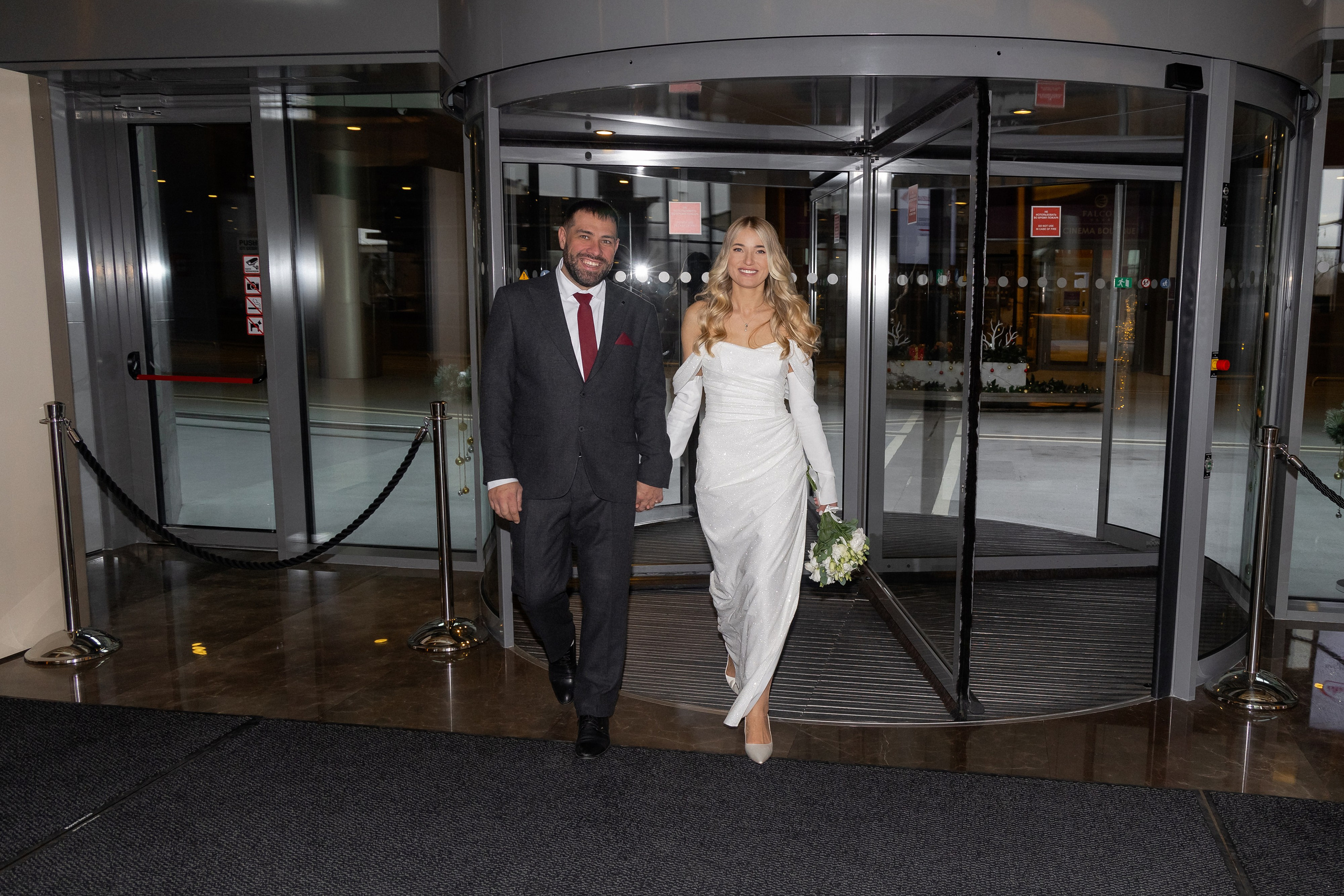 Свадебная фотосессия в отеле Марриот в Минске (Minsk Marriott Hotel). Свадебный фотограф в Минске/Беларуси Сергей Спиридонов