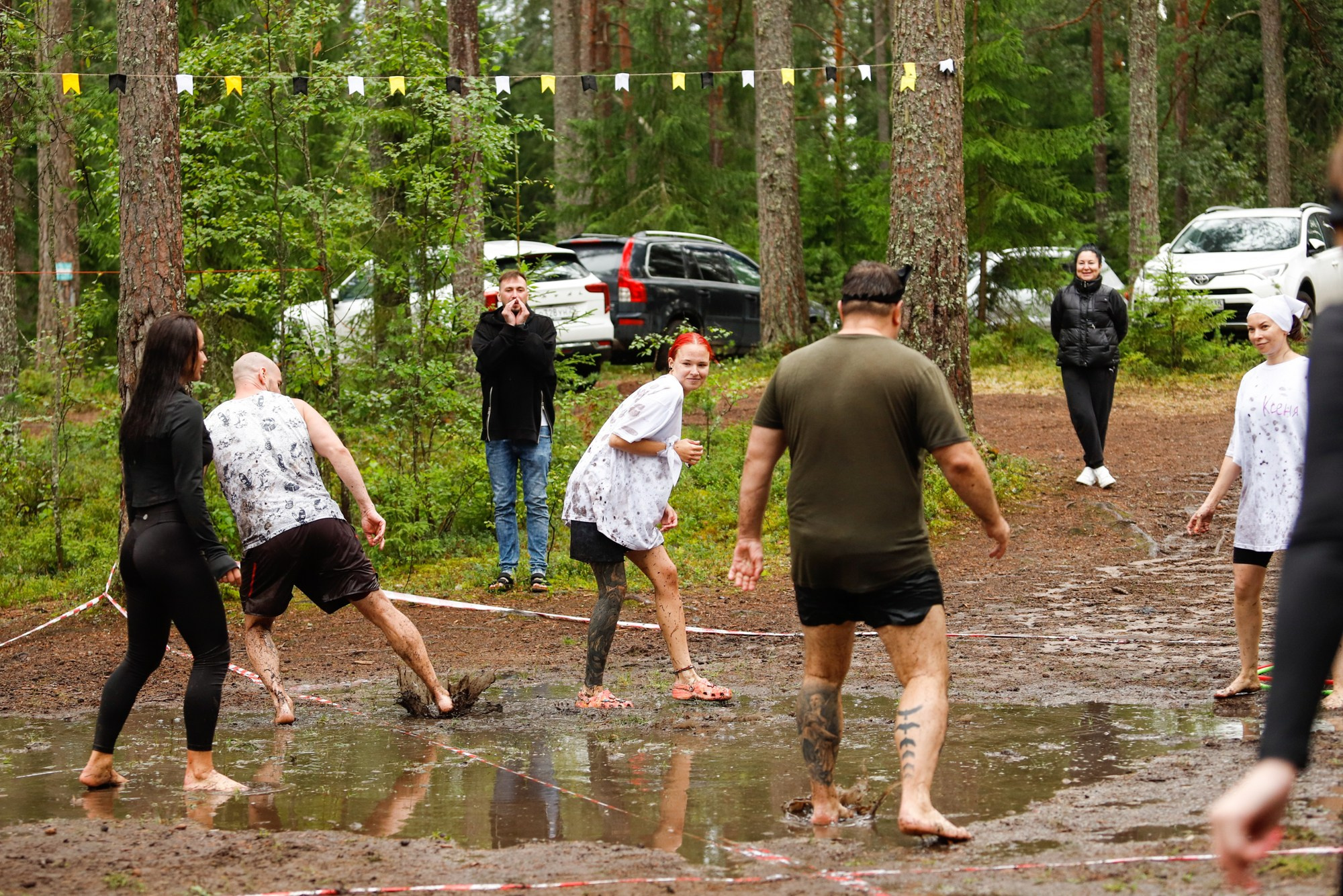 «Последний герой» в лагере для взрослых «Изи». Фотограф Дарья Попова