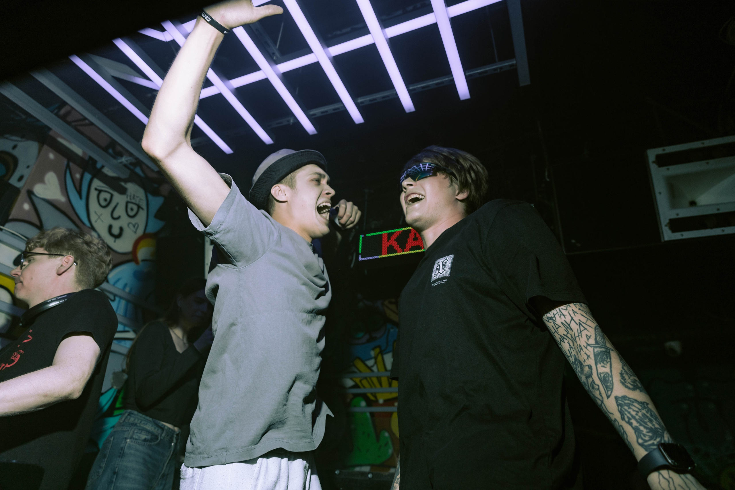 Mishka-bar 4. _Carpe diem_