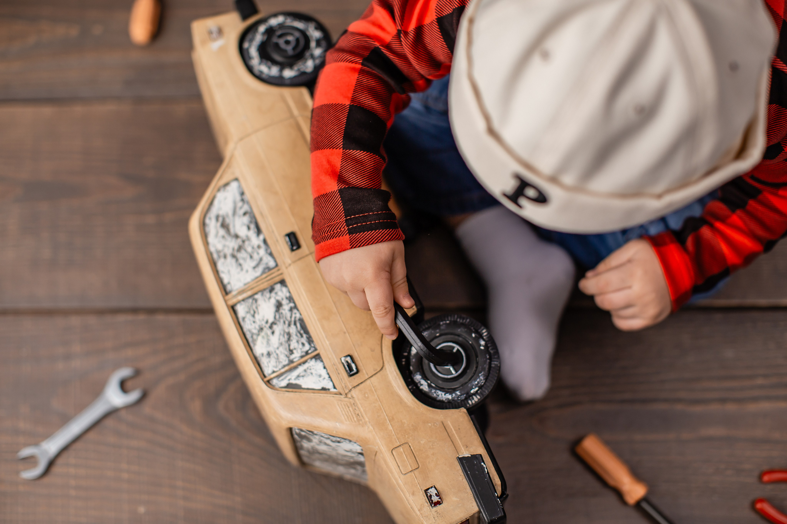 Фотодень " ГАРАЖ «(для 1-4 года) 20.09.26 г запись идёт. Детский семейный фотограф на первый годик город Новосибирск Дымова Светлана пакеты всё включено 1-3 года