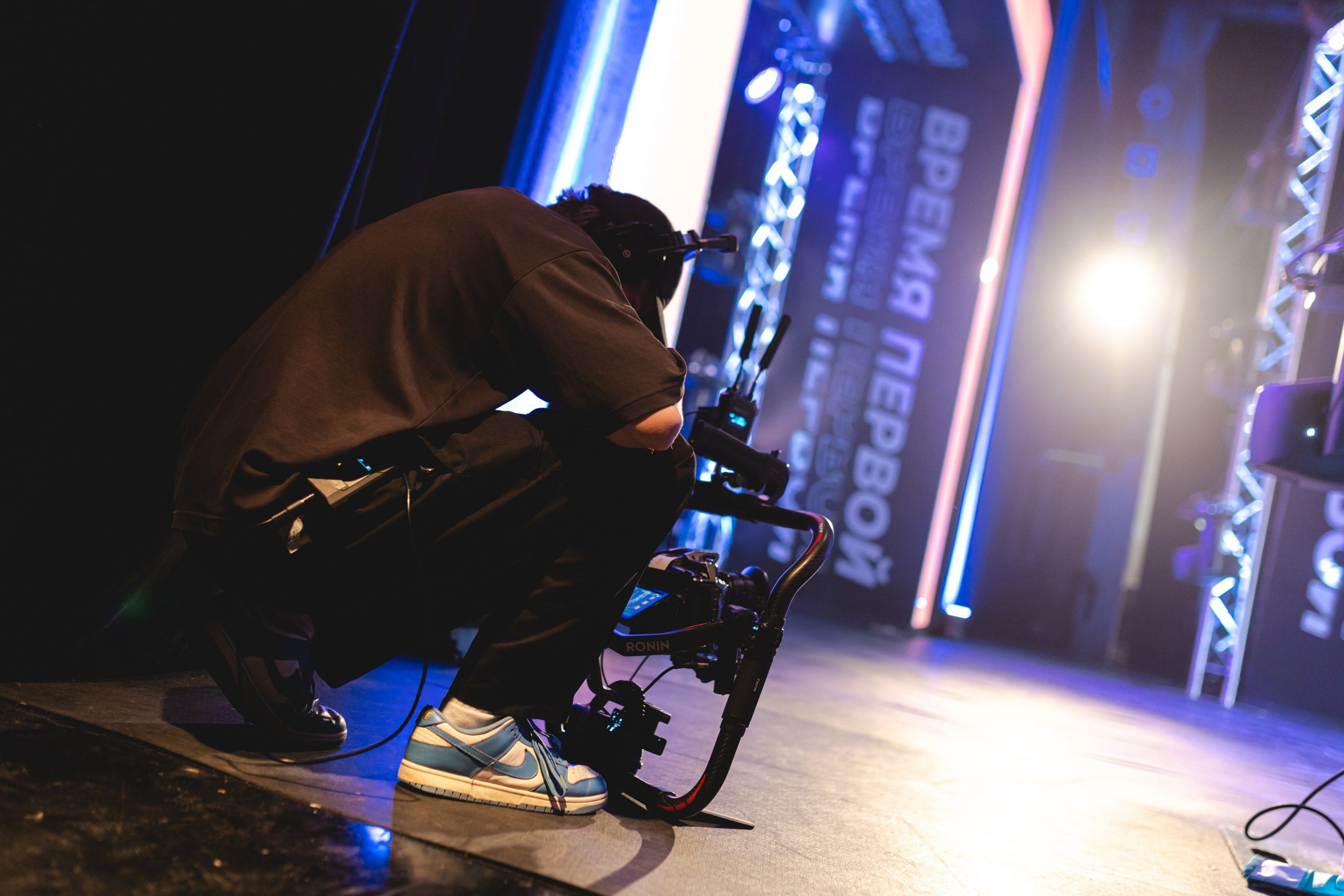 Закулисье Первой лиги КВН в Перми – бэкстэйдж фото. Репортажный фотограф в Перми Денис Голдобин