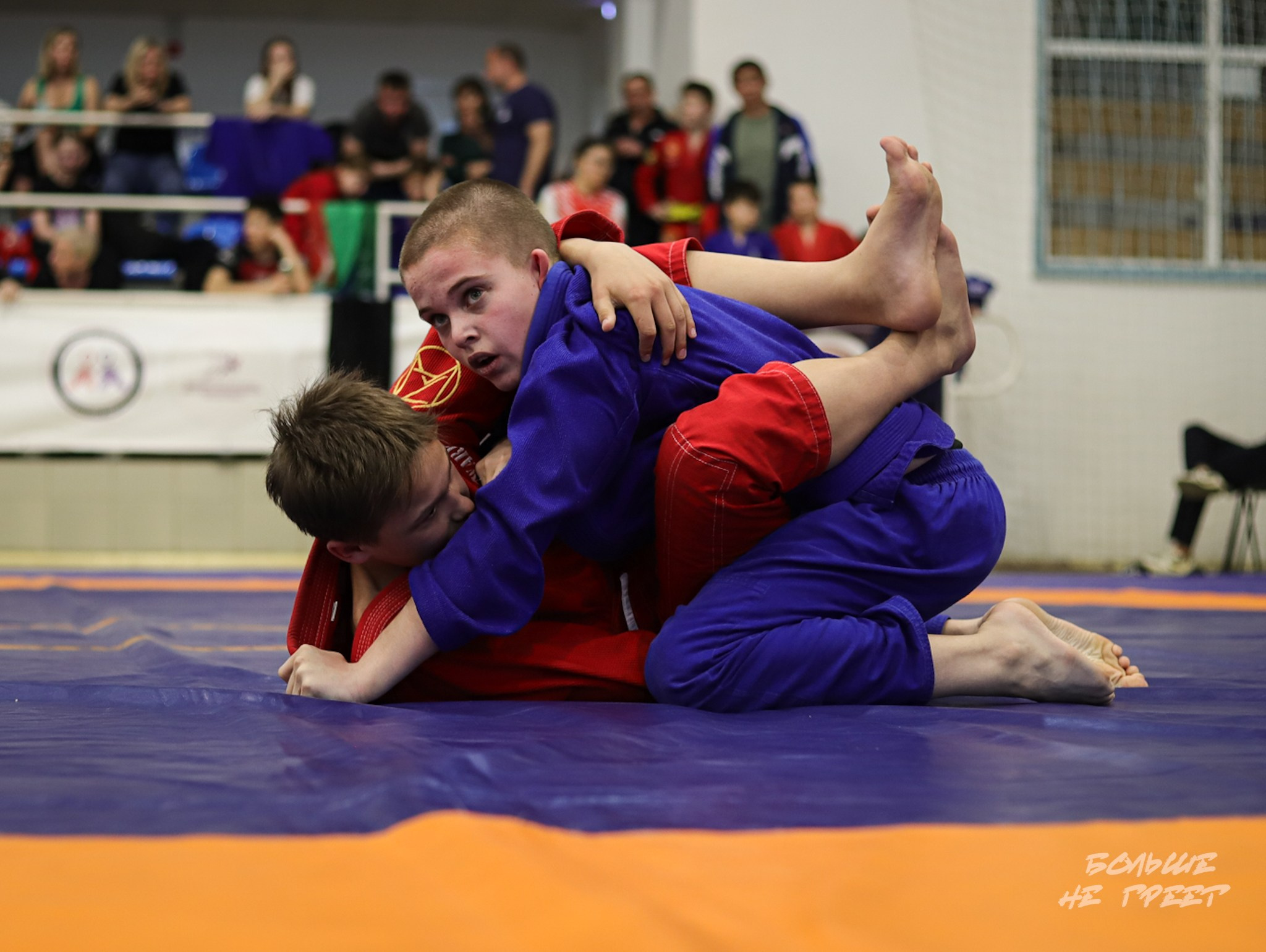 ПЕРВЕНСТВО УРФО ПО СПОРТИВНОЙ БОРЬБЕ ГРЭППЛИНГ И ГРЭППЛИНГ-ГИ. Больше не греет