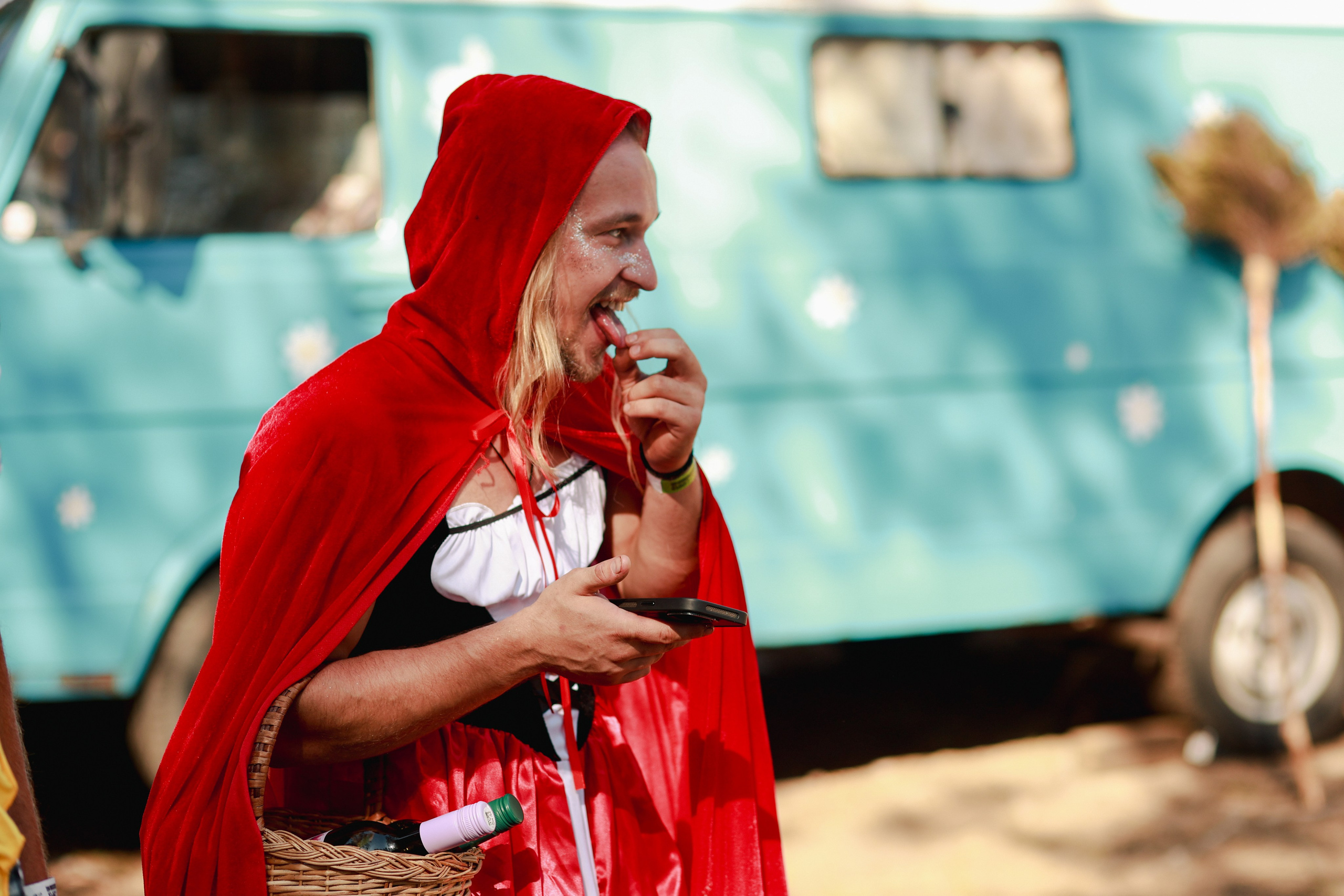 Фестиваль Hello Camper закрытие 2024. Репортажный и портретный фотограф в Санктпетербурге. Видиосъемка мероприятий в Санкт-Петербурге