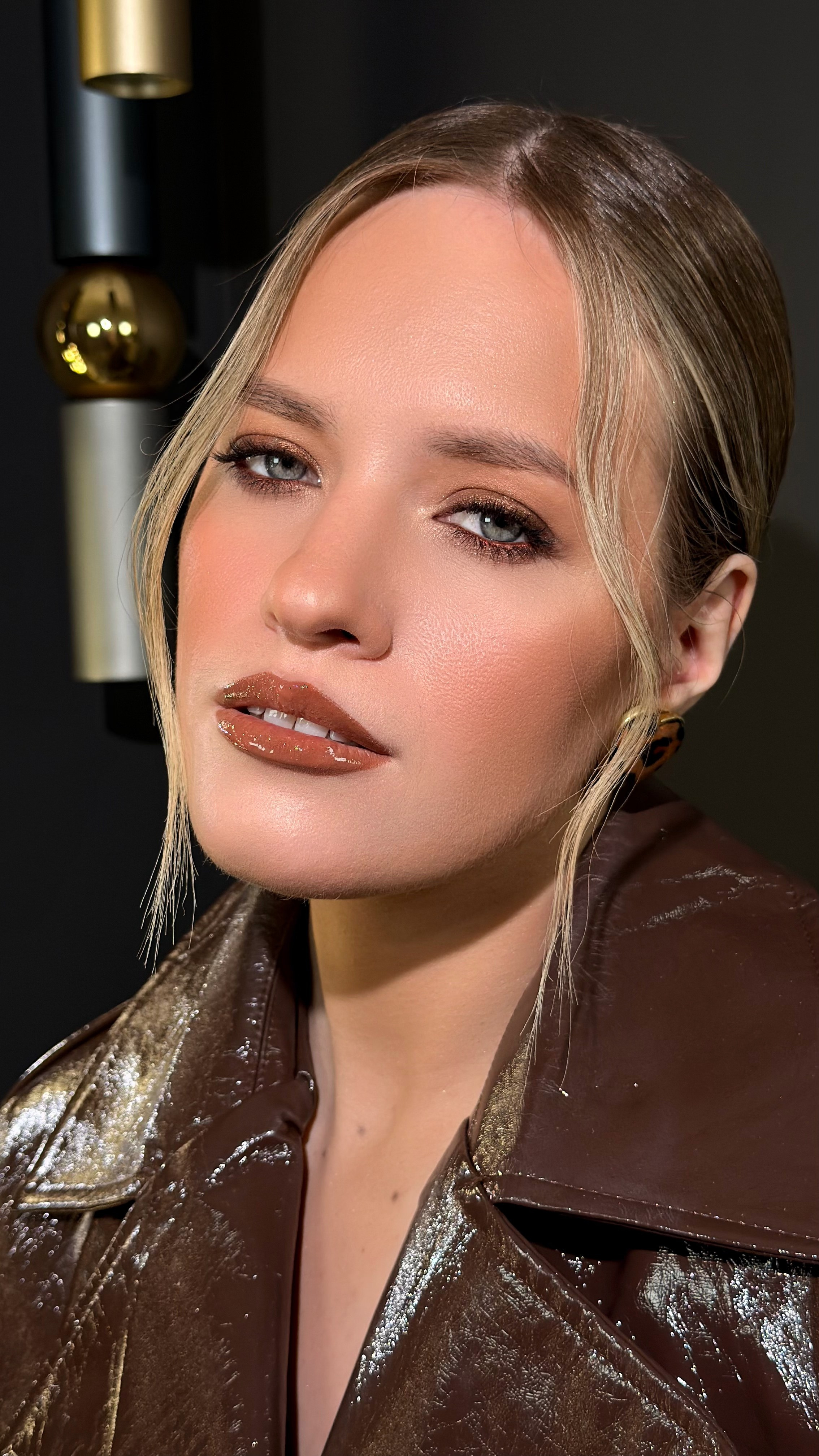 Образы. Студия визажистов, стилистов по прическам, бровистов и мастеров по ресницам